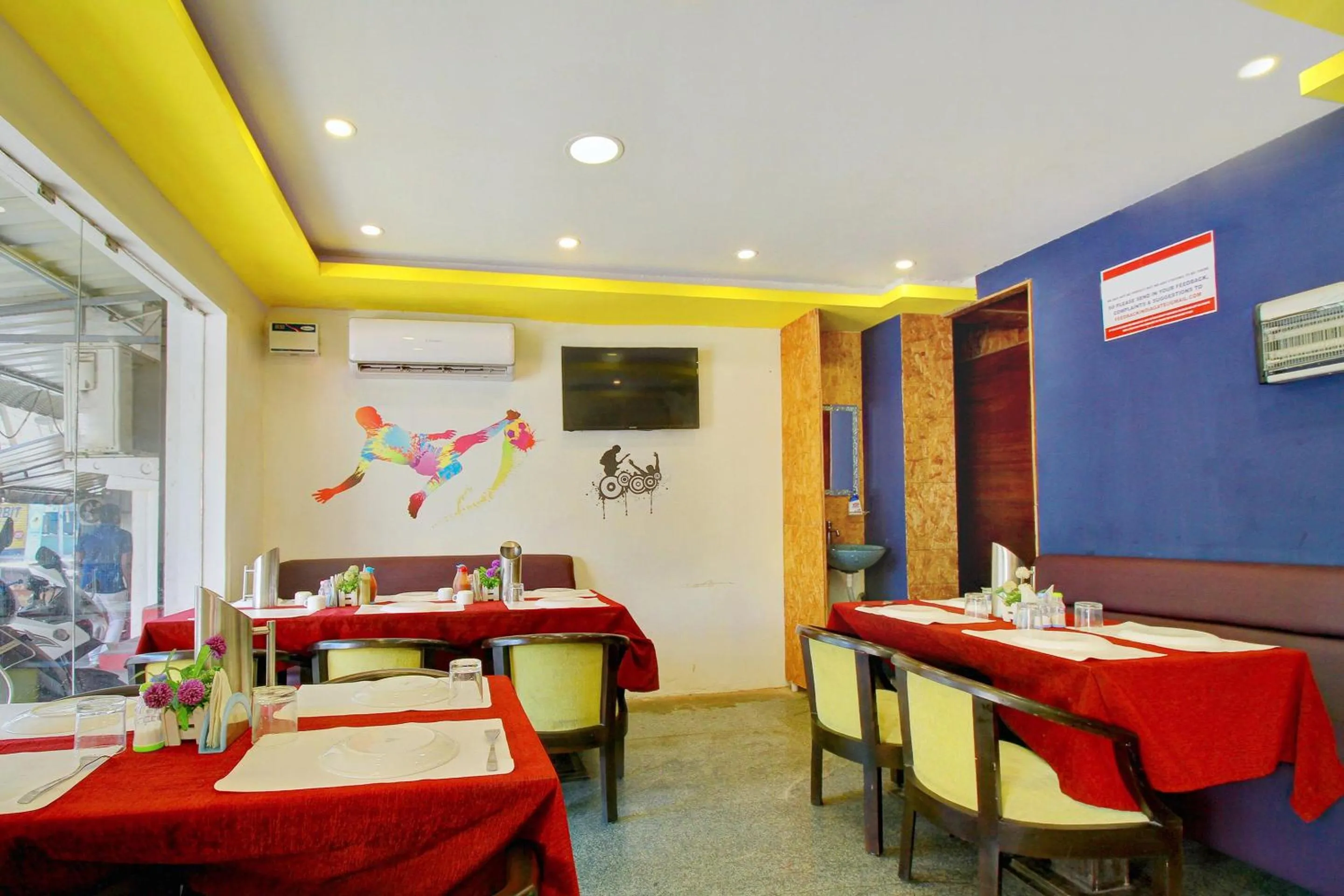 Restaurant/places to eat in Hotel O India Gate