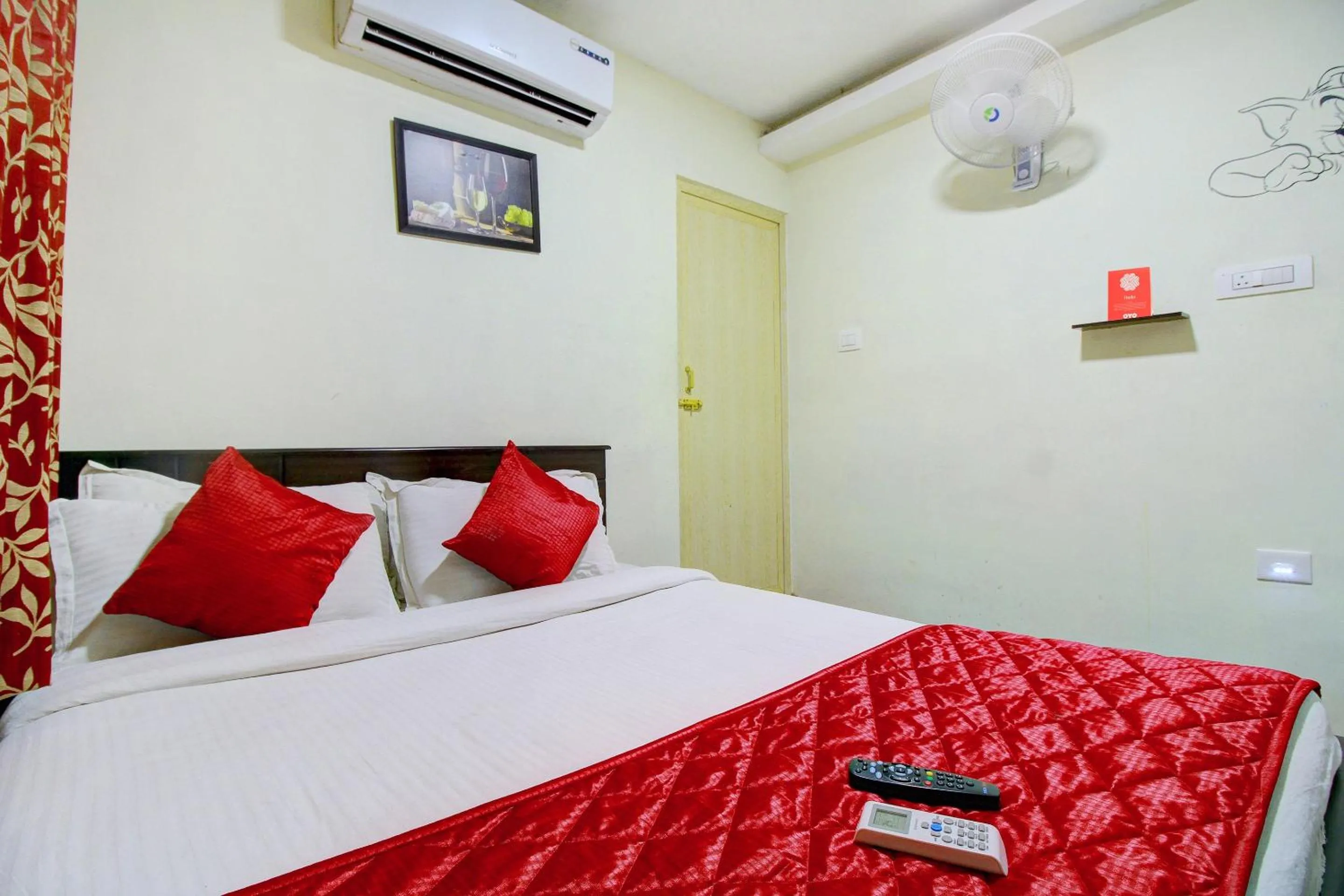 Bedroom, Bed in Hotel O India Gate