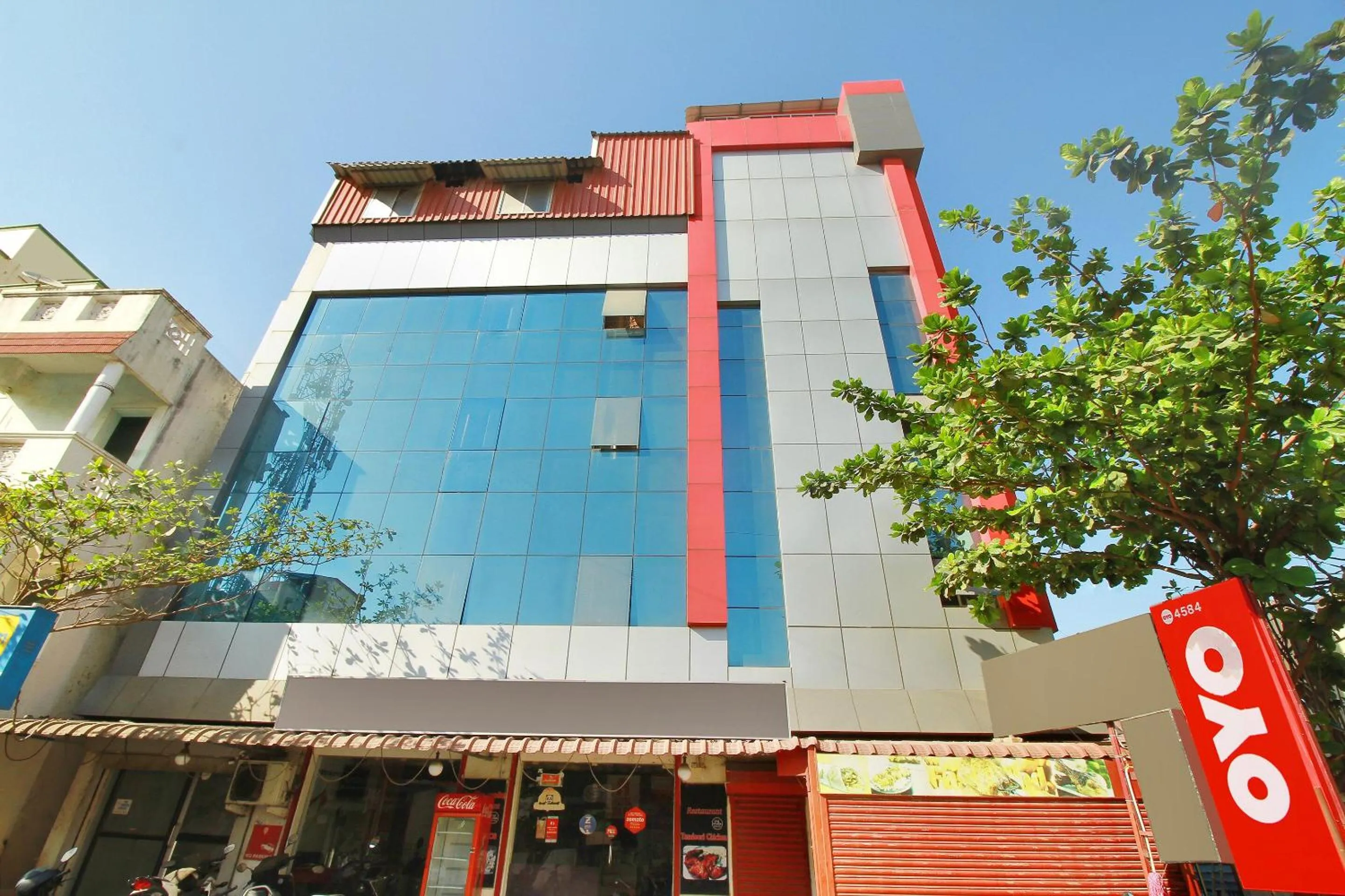 Facade/entrance in Hotel O India Gate