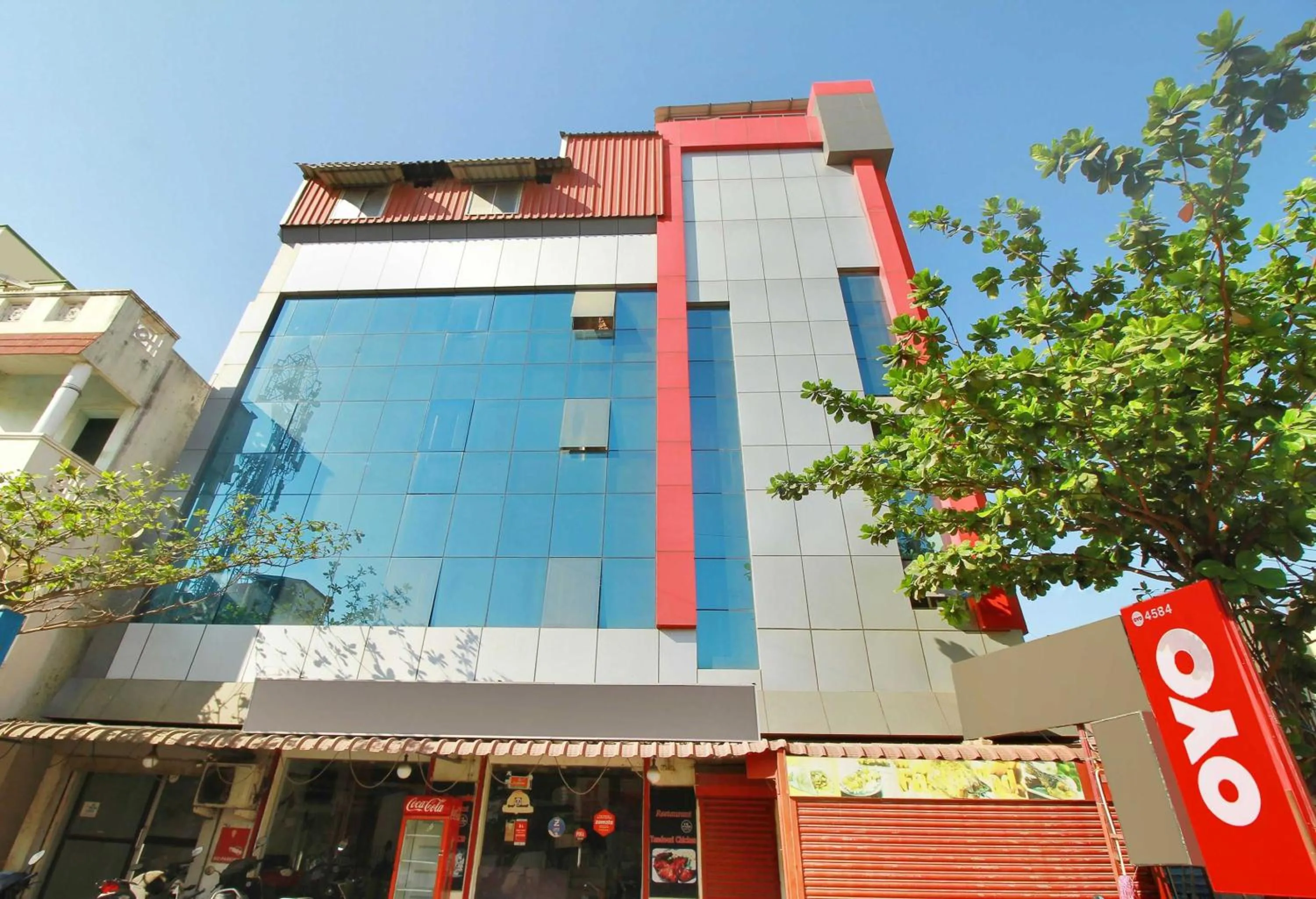 Facade/entrance in Hotel O India Gate