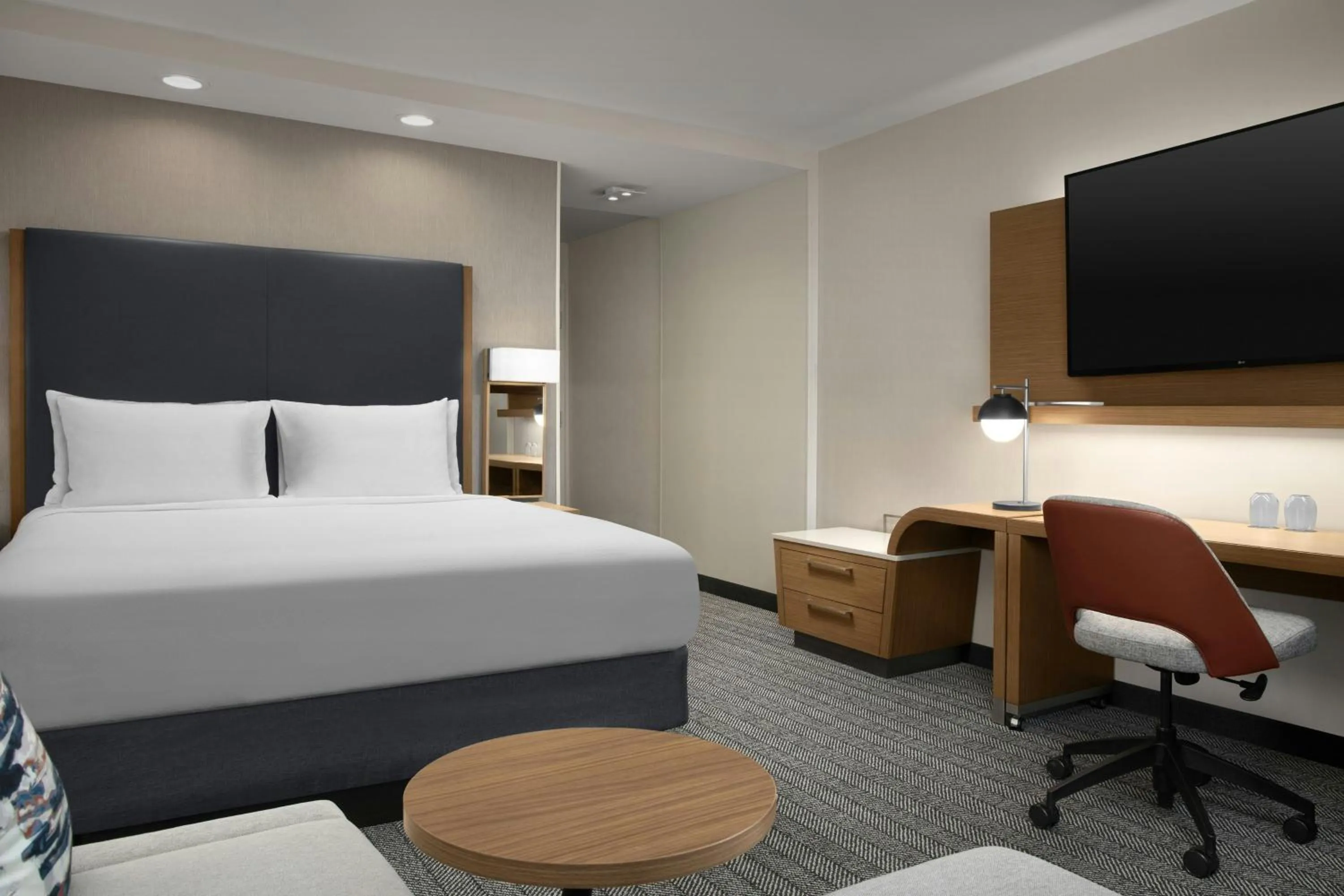 Photo of the whole room, Bed in Courtyard by Marriott El Paso East/I-10