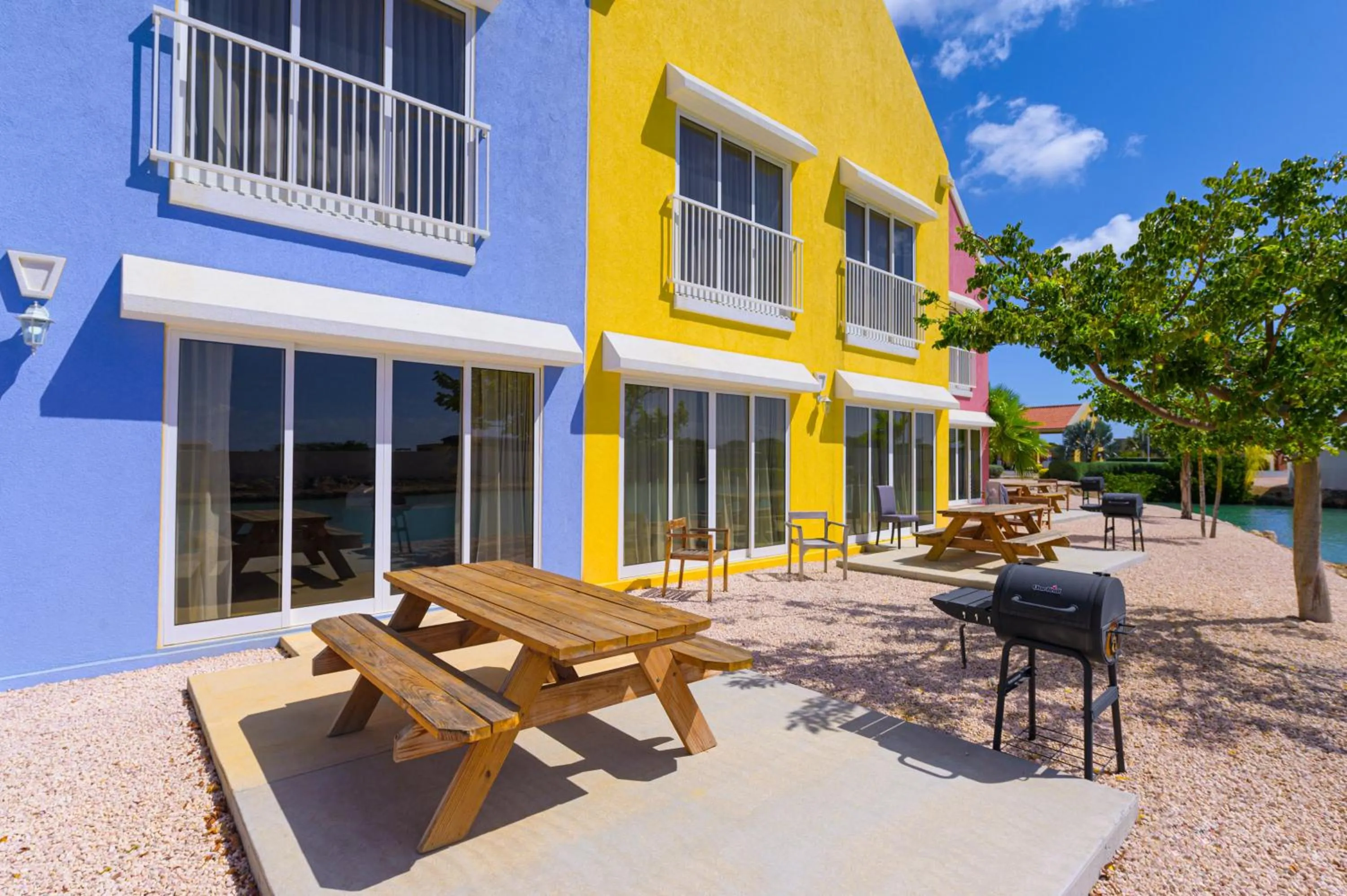BBQ facilities in Courtyard by Marriott Bonaire Dive Resort