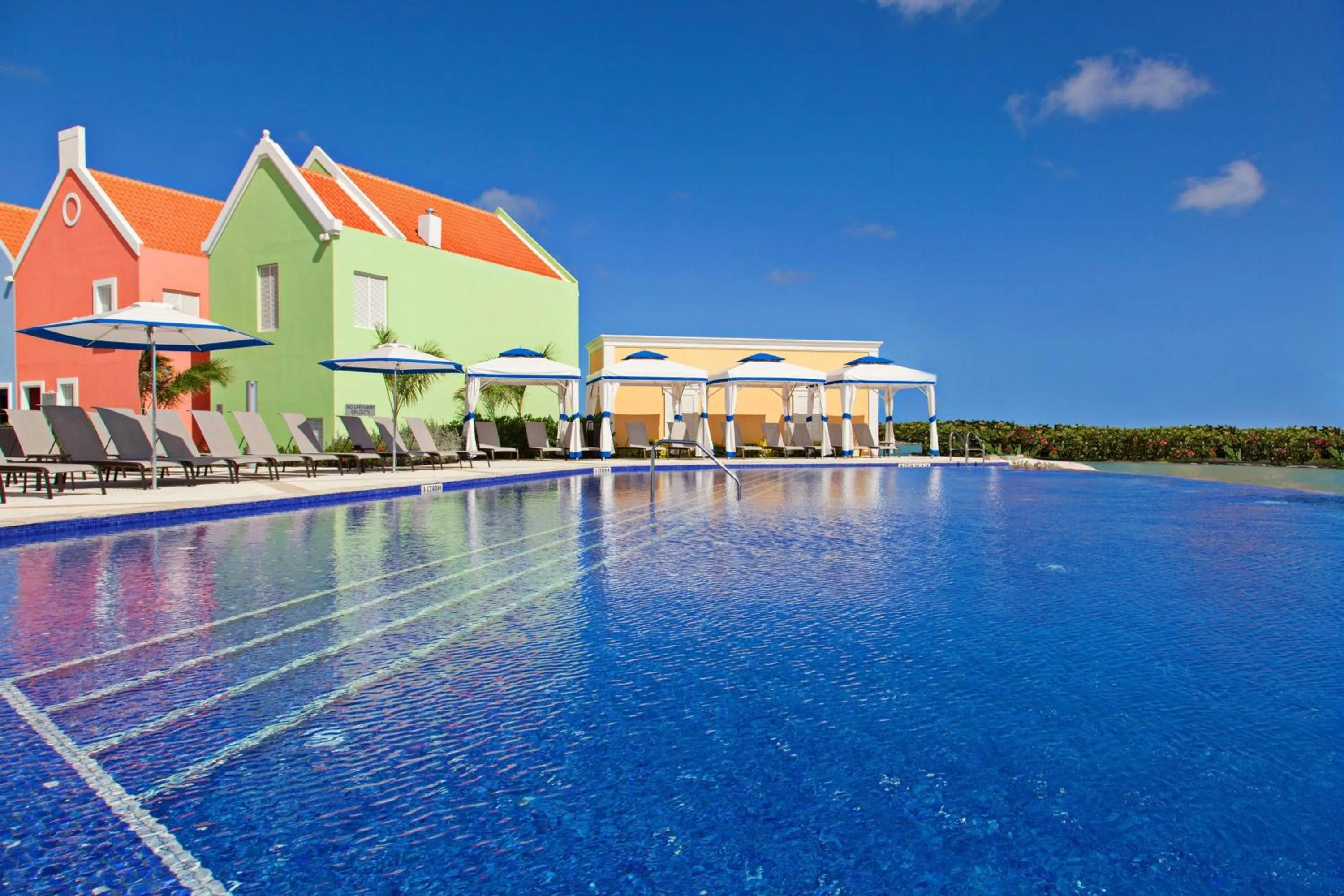 Swimming pool in Courtyard by Marriott Bonaire Dive Resort