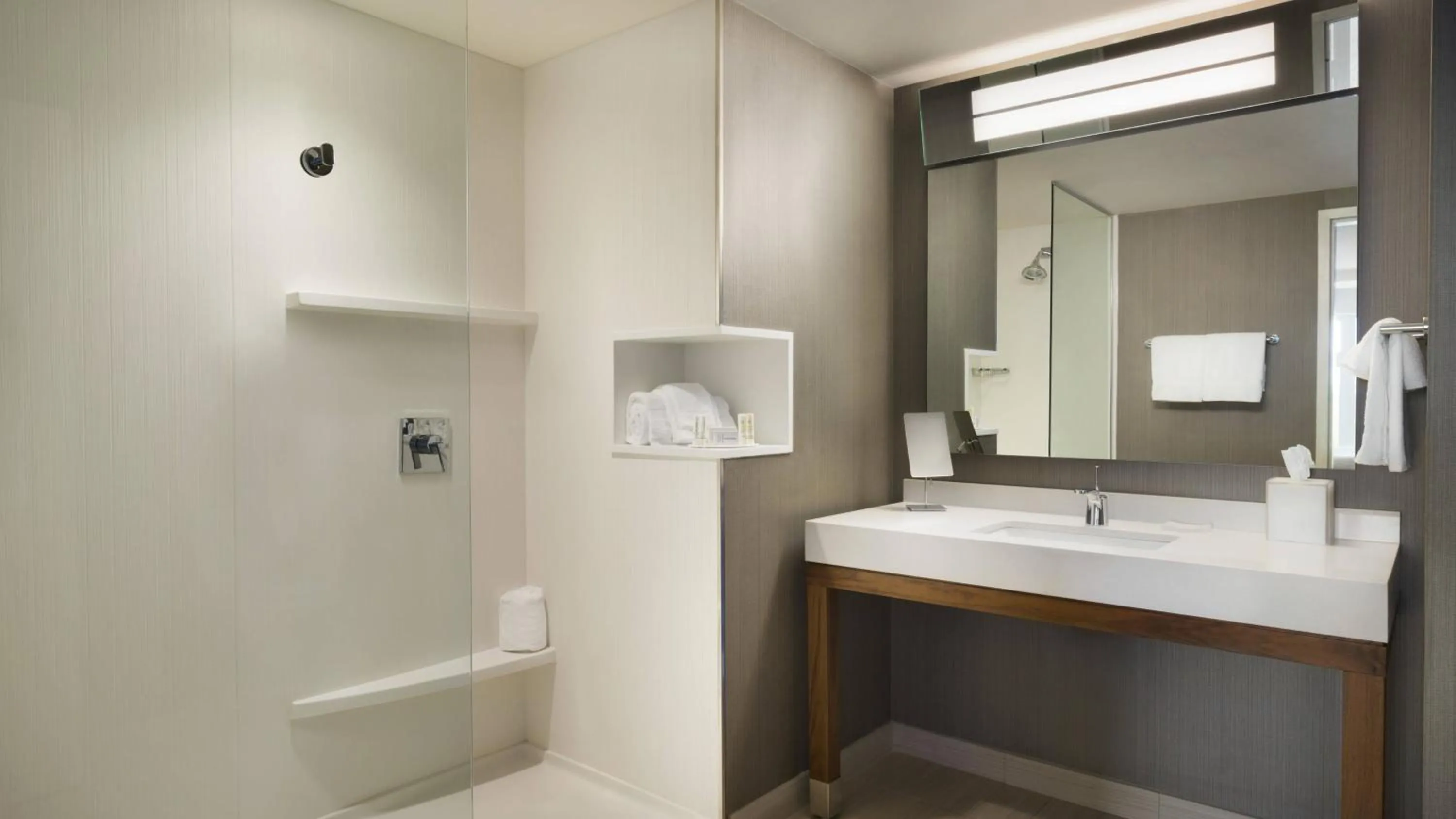 Bathroom in Hotel Dene & Conference Centre