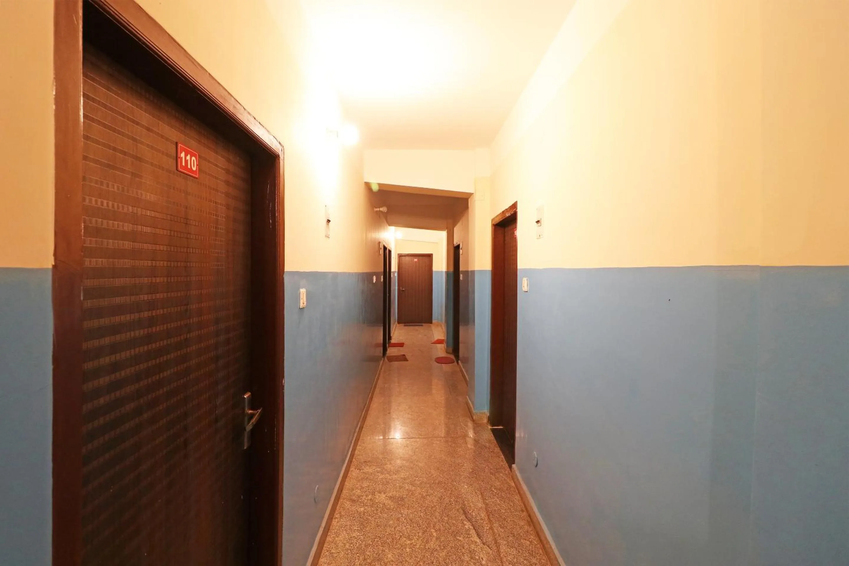 Lobby or reception in Hotel O Prabha Palace Lodge