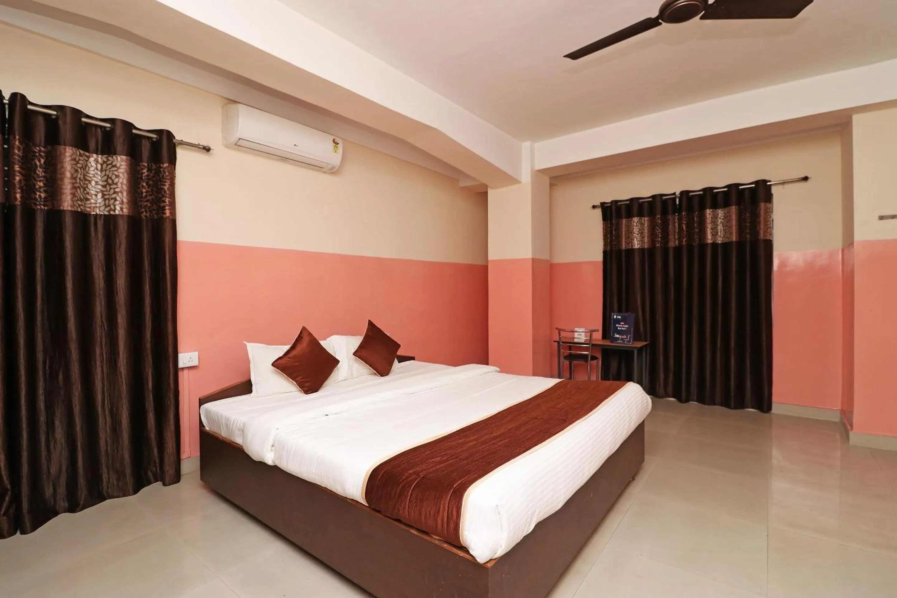Lobby or reception, Bed in Hotel O Prabha Palace Lodge