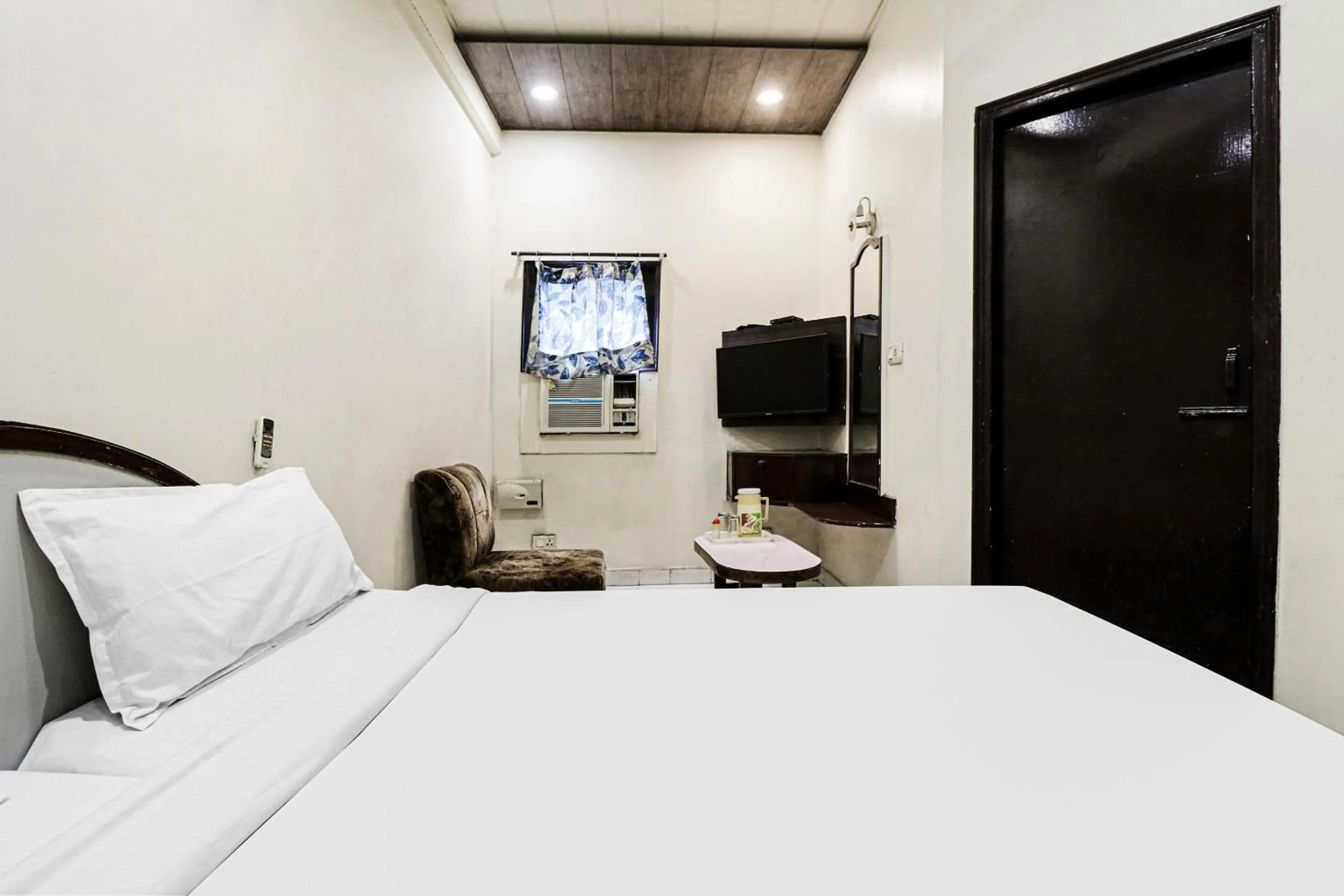 Bedroom, Bed in Hotel O Surya