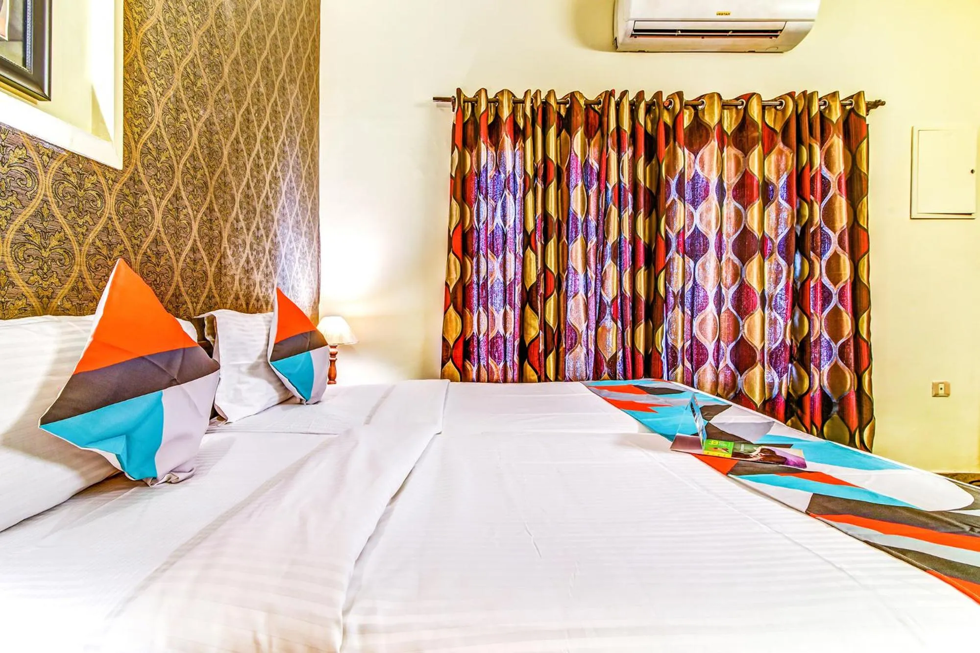 Bedroom, Bed in FabExpress Nestlay Rooms - Nr ACS Medical hospital & Apollo Speaciality Hospitals