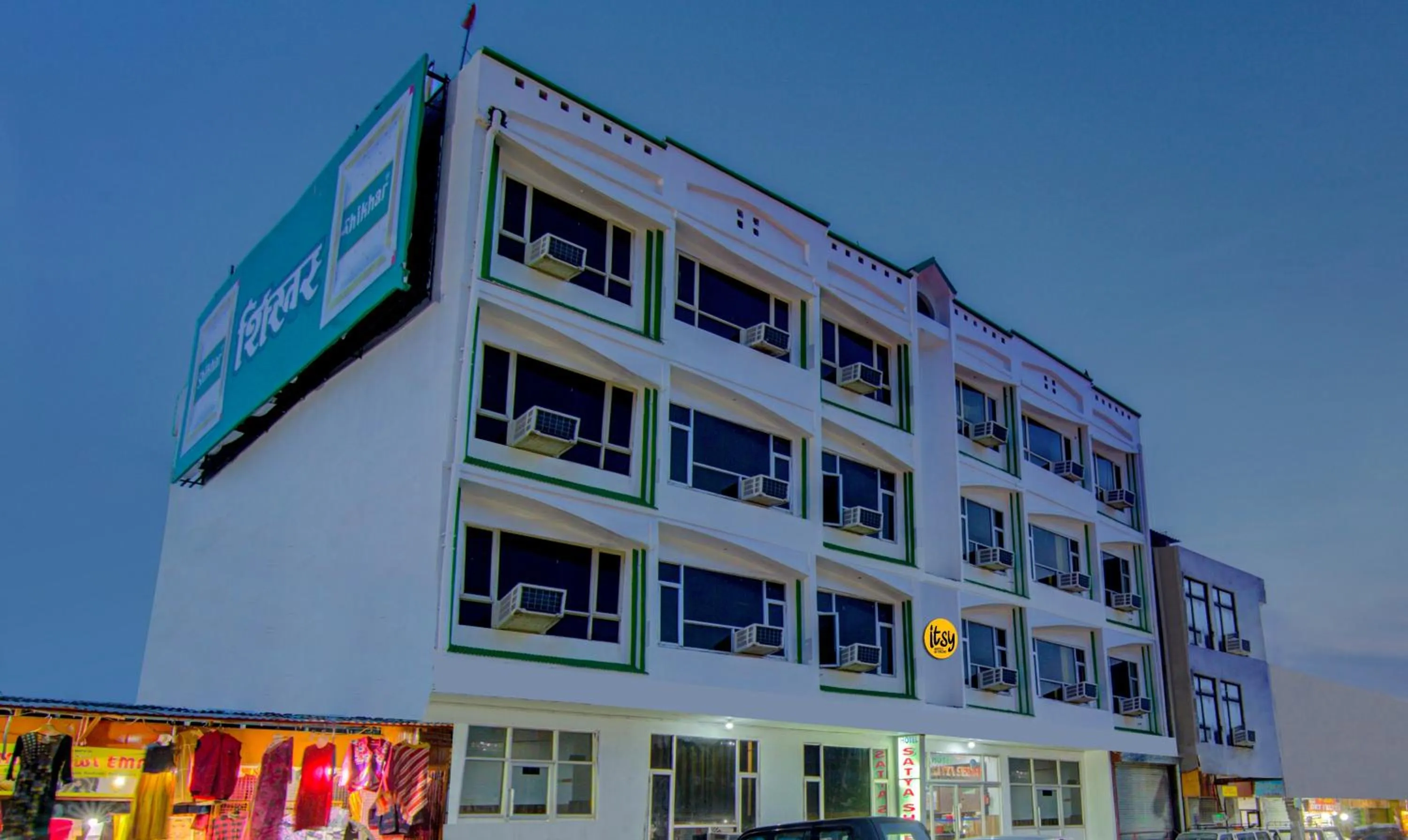 Property building in Itsy Hotels Satya Shree