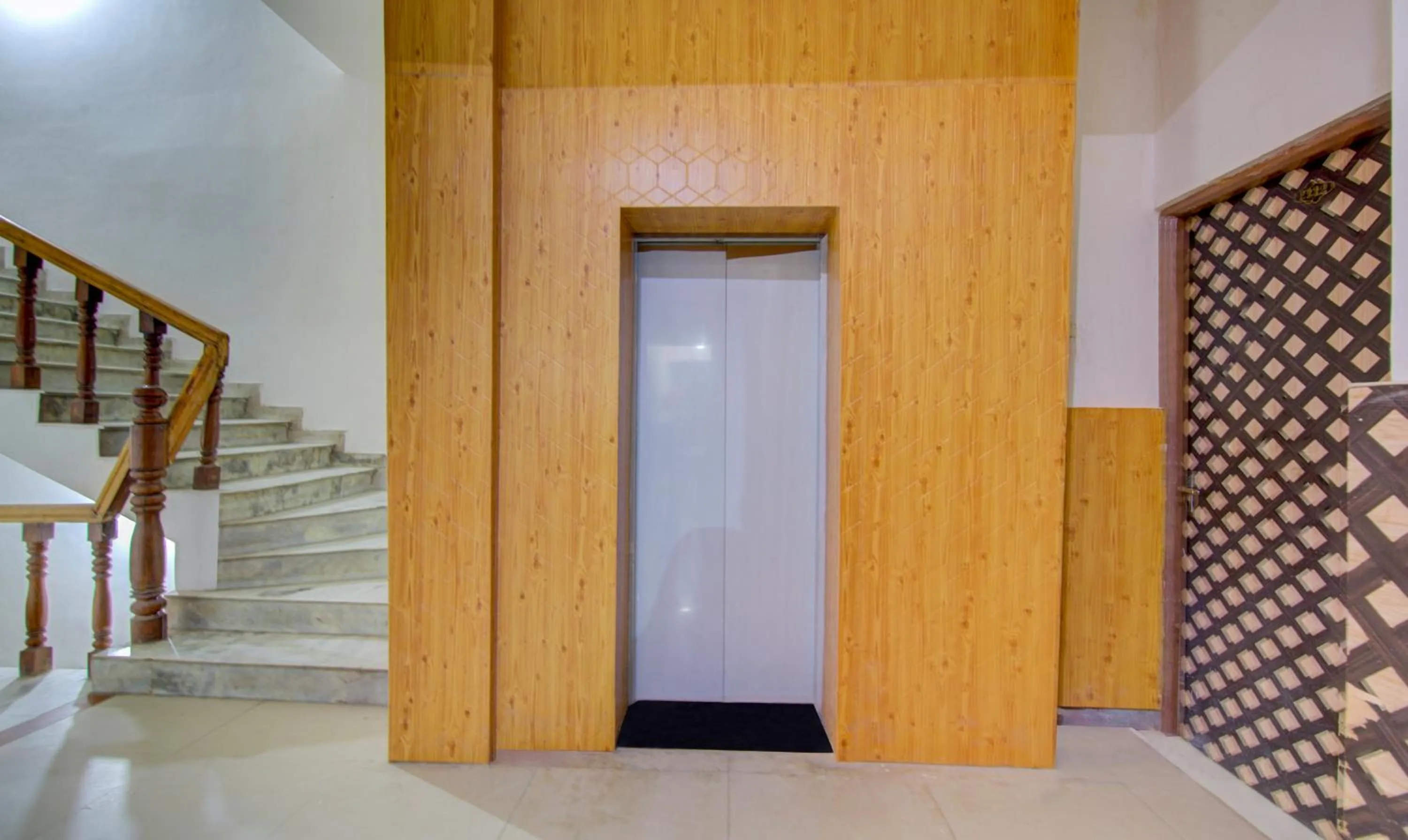 elevator in Itsy Hotels Satya Shree