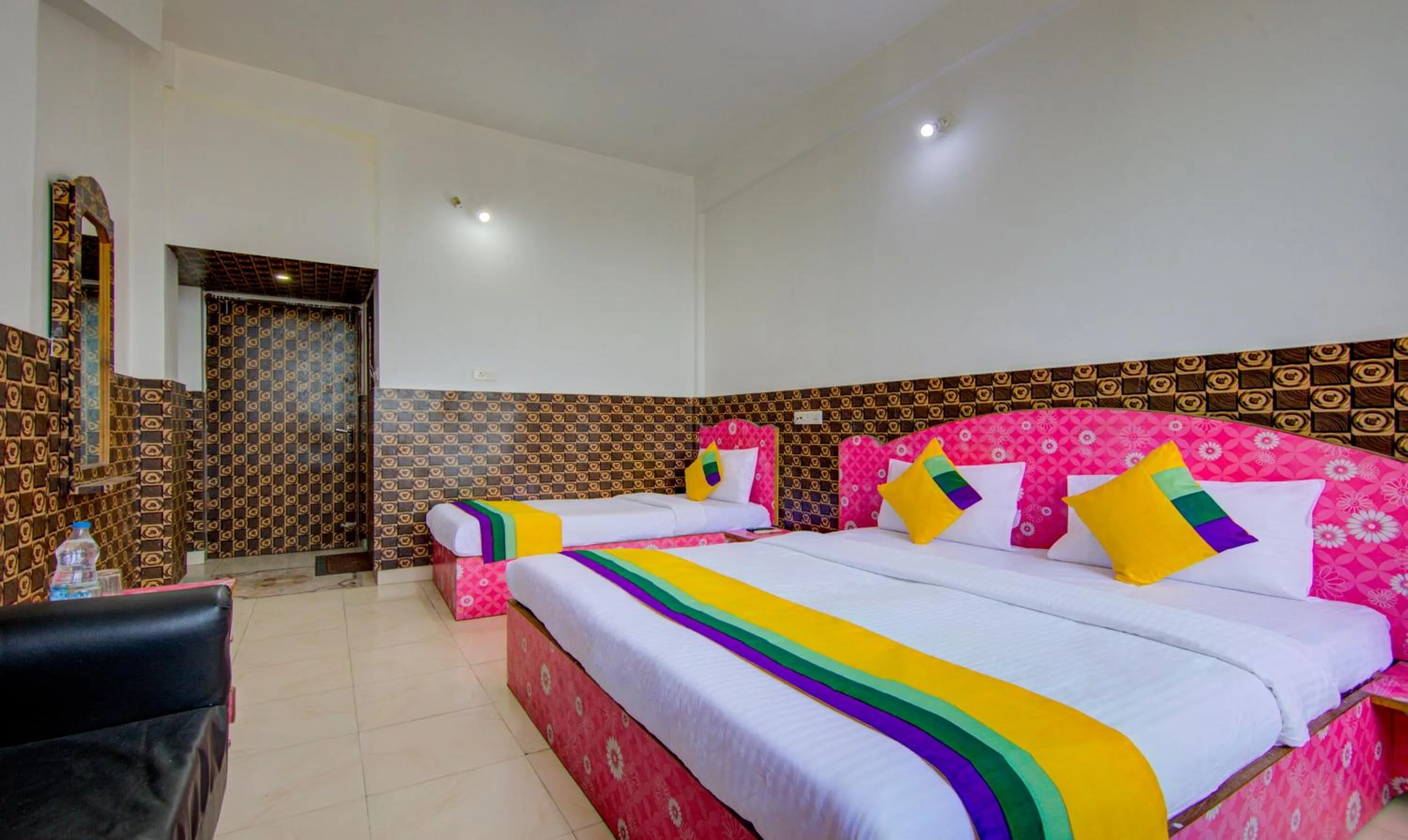 Bedroom, Bed in Itsy Hotels Satya Shree