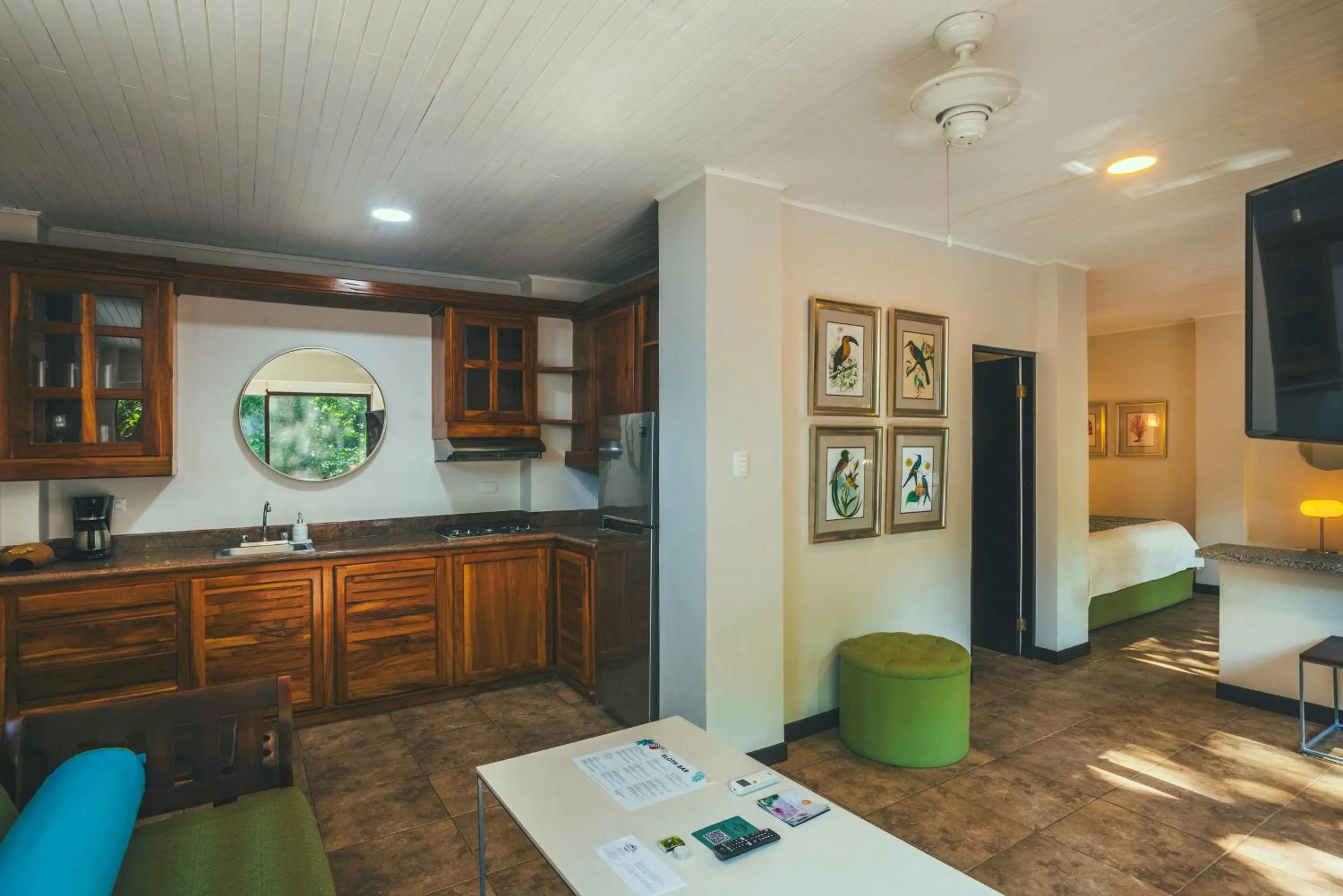 Kitchen or kitchenette in Jungle Vista Boutique Hotel