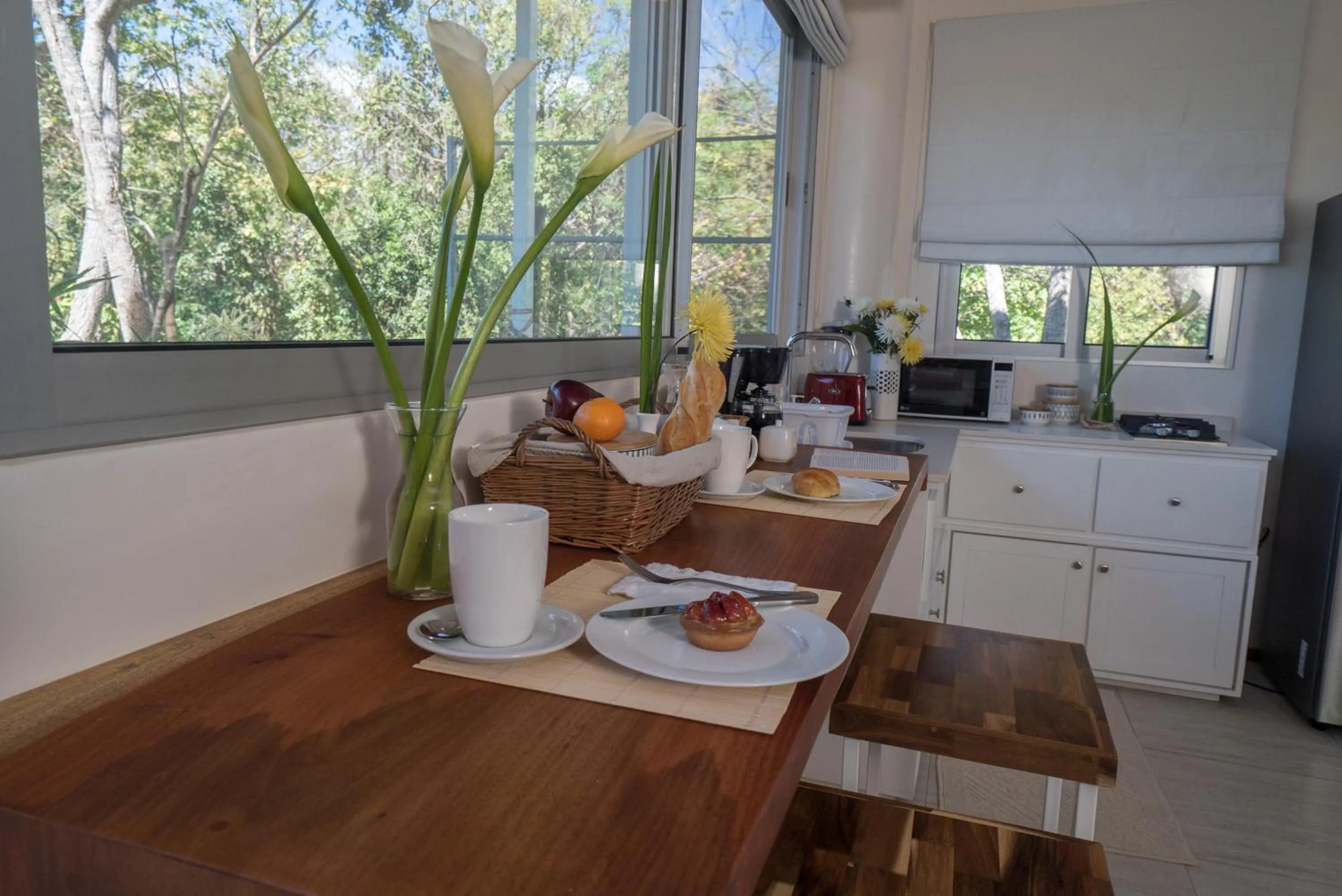 Dining area in Moana Surf Resort