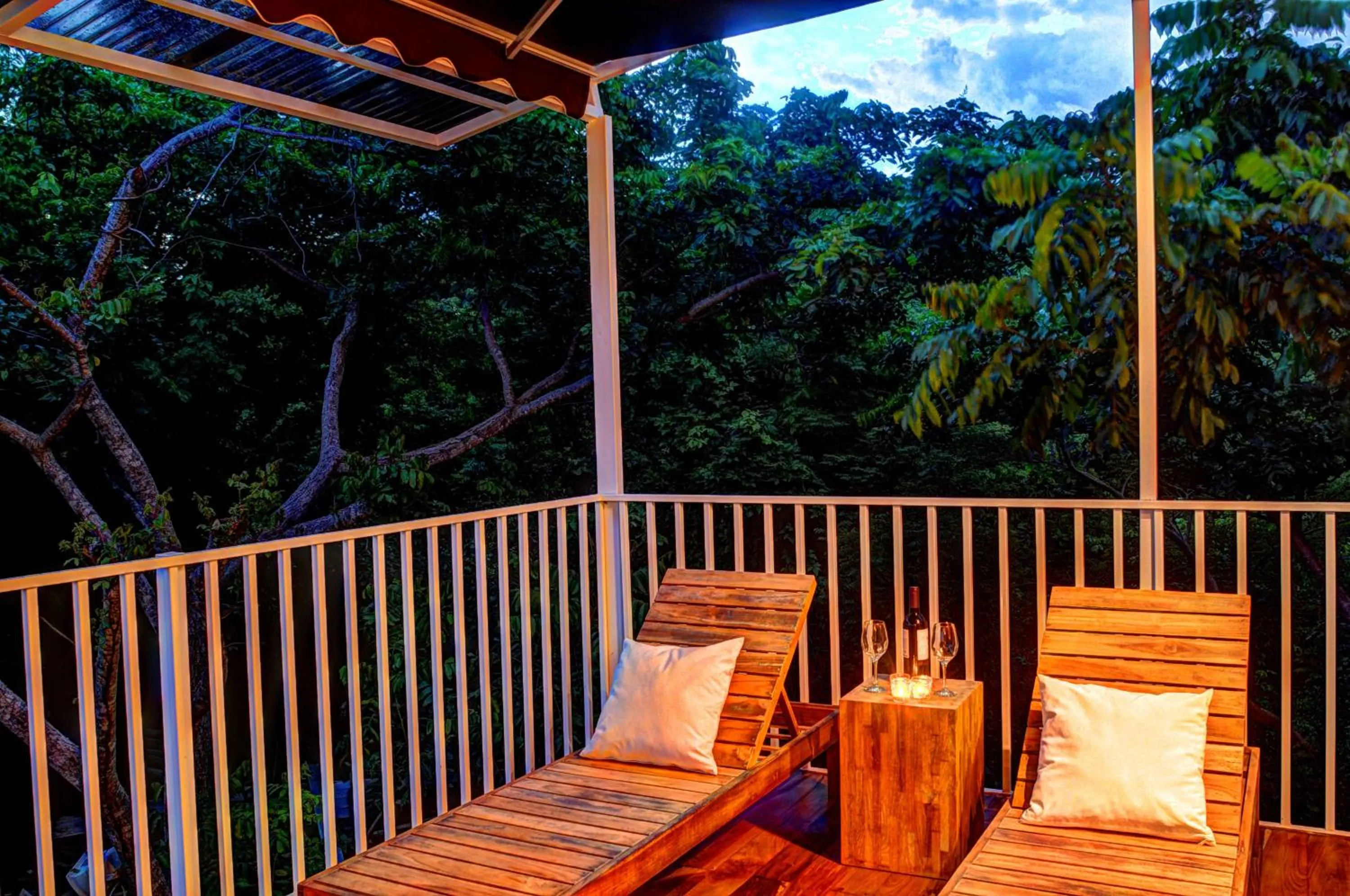 Balcony/Terrace in Moana Surf Resort