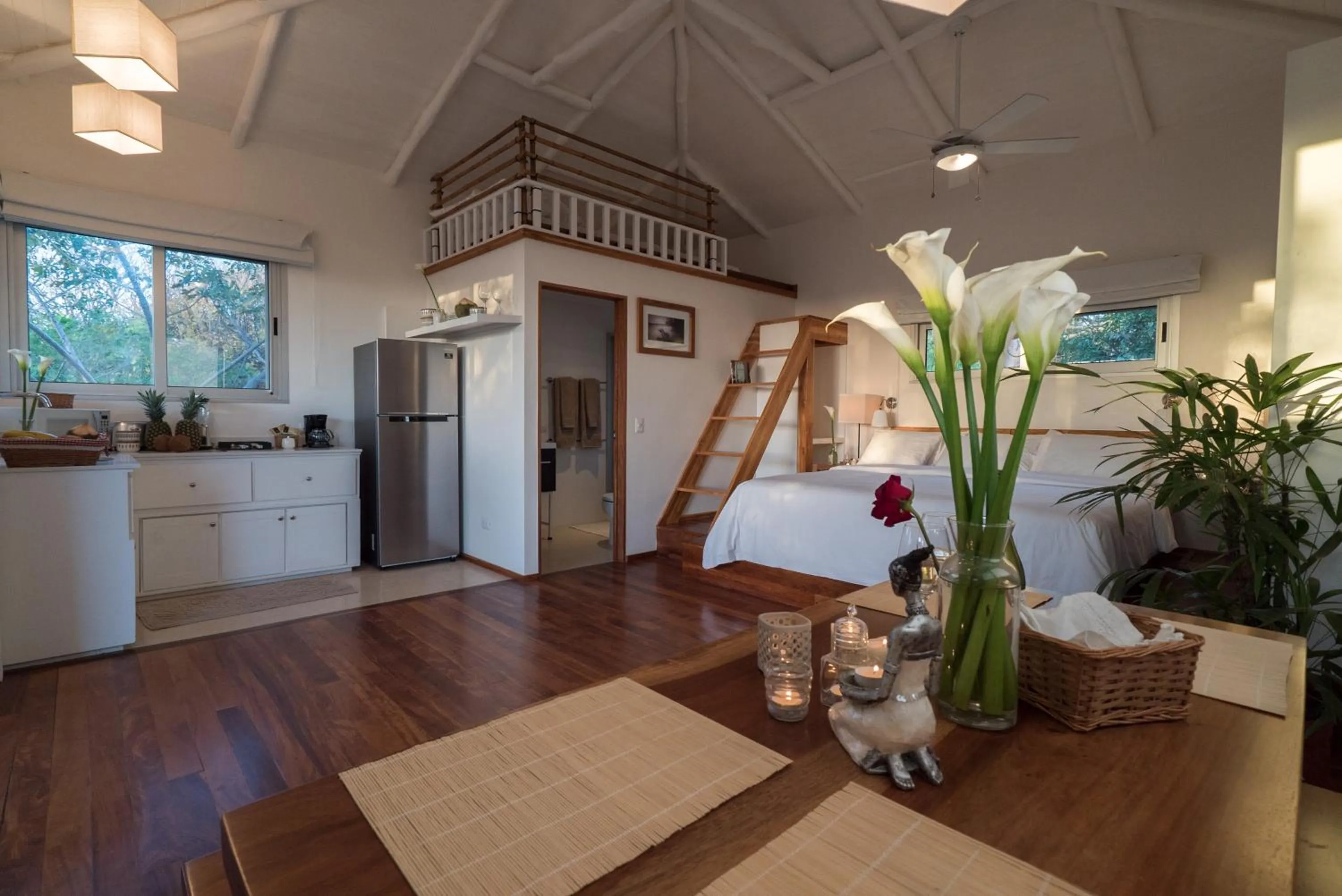 Dining area in Moana Surf Resort