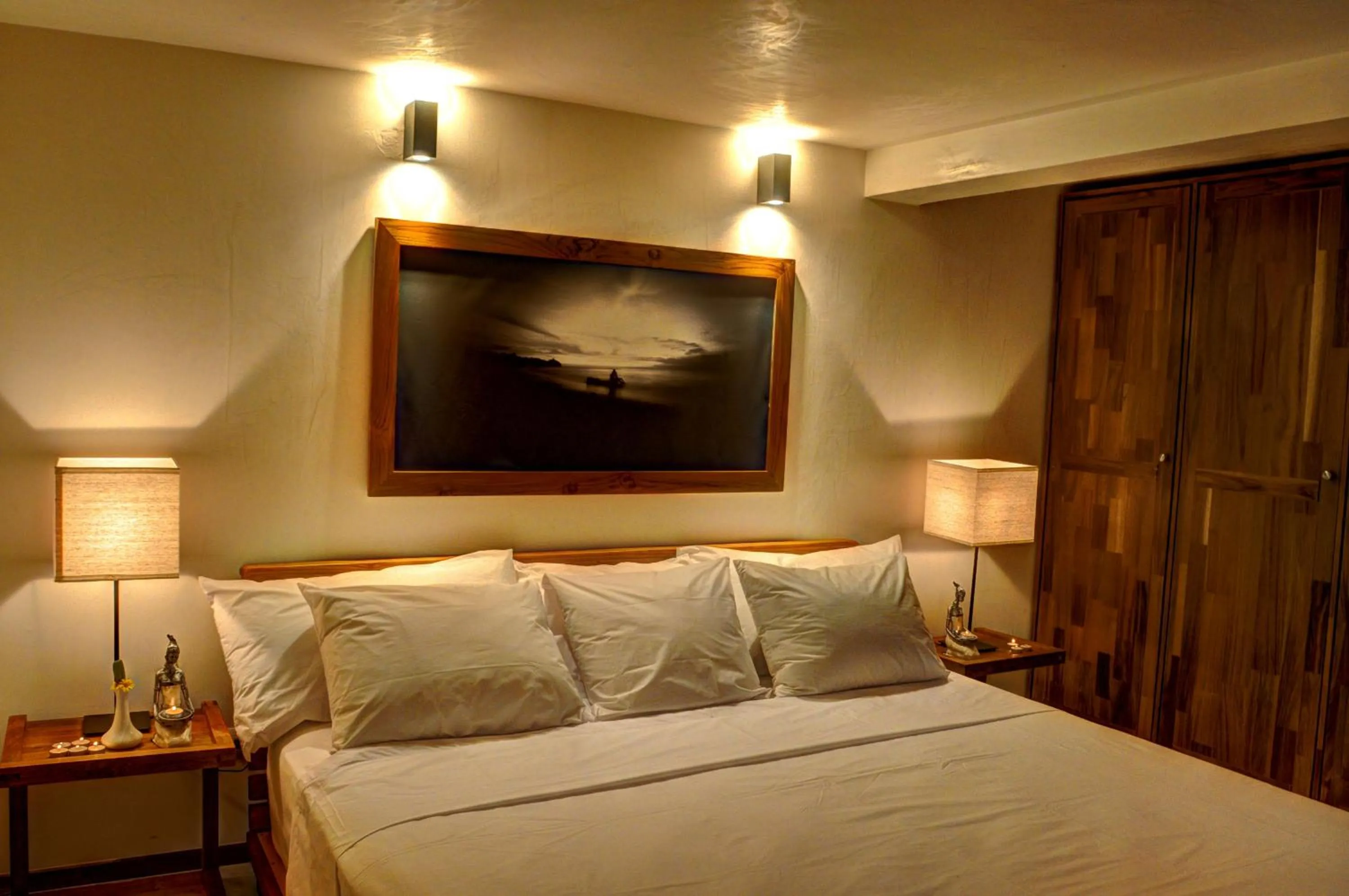 Bedroom, Bed in Moana Surf Resort