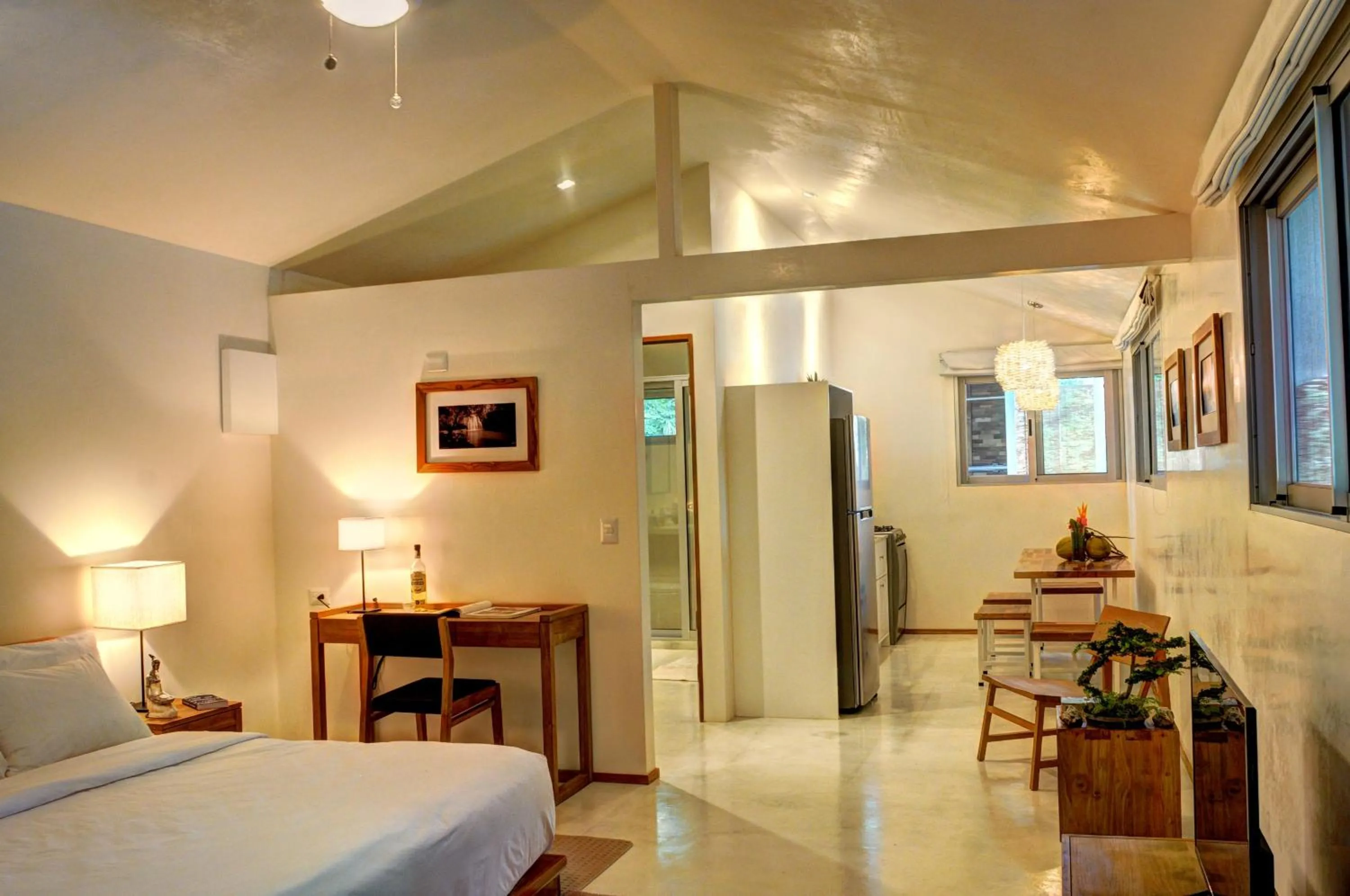 Kitchen or kitchenette, Bed in Moana Surf Resort