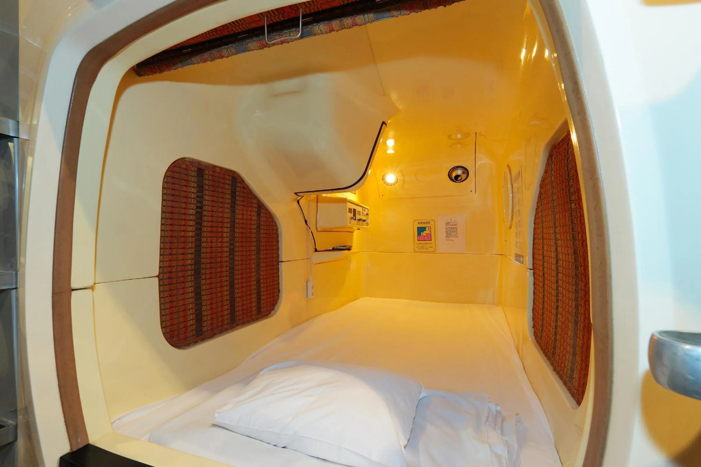 Bed in Kawaramachi Gion Onsen Golden Time Takamatsu (Male Only)