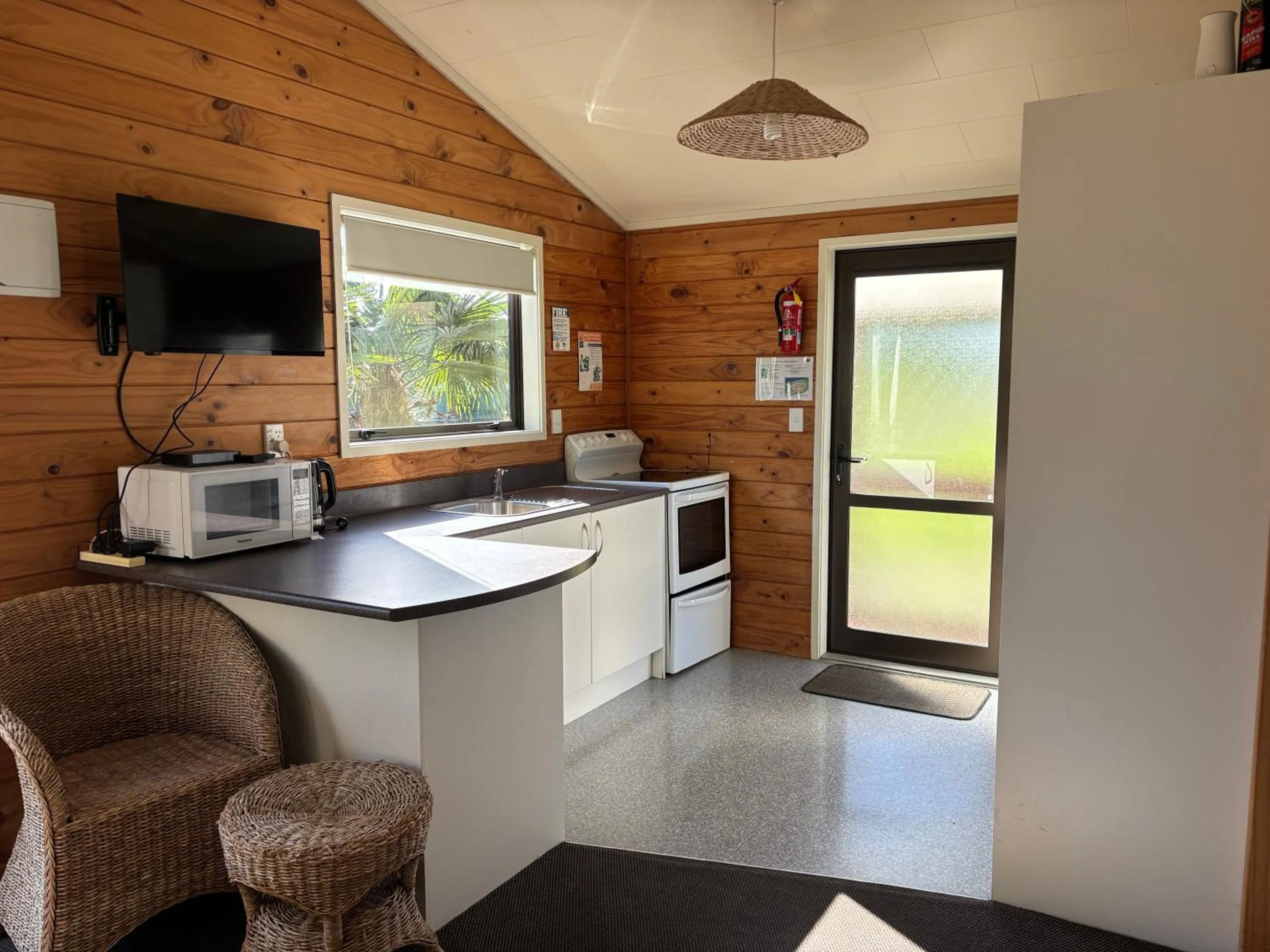 kitchen in Bay of Islands Holiday Park