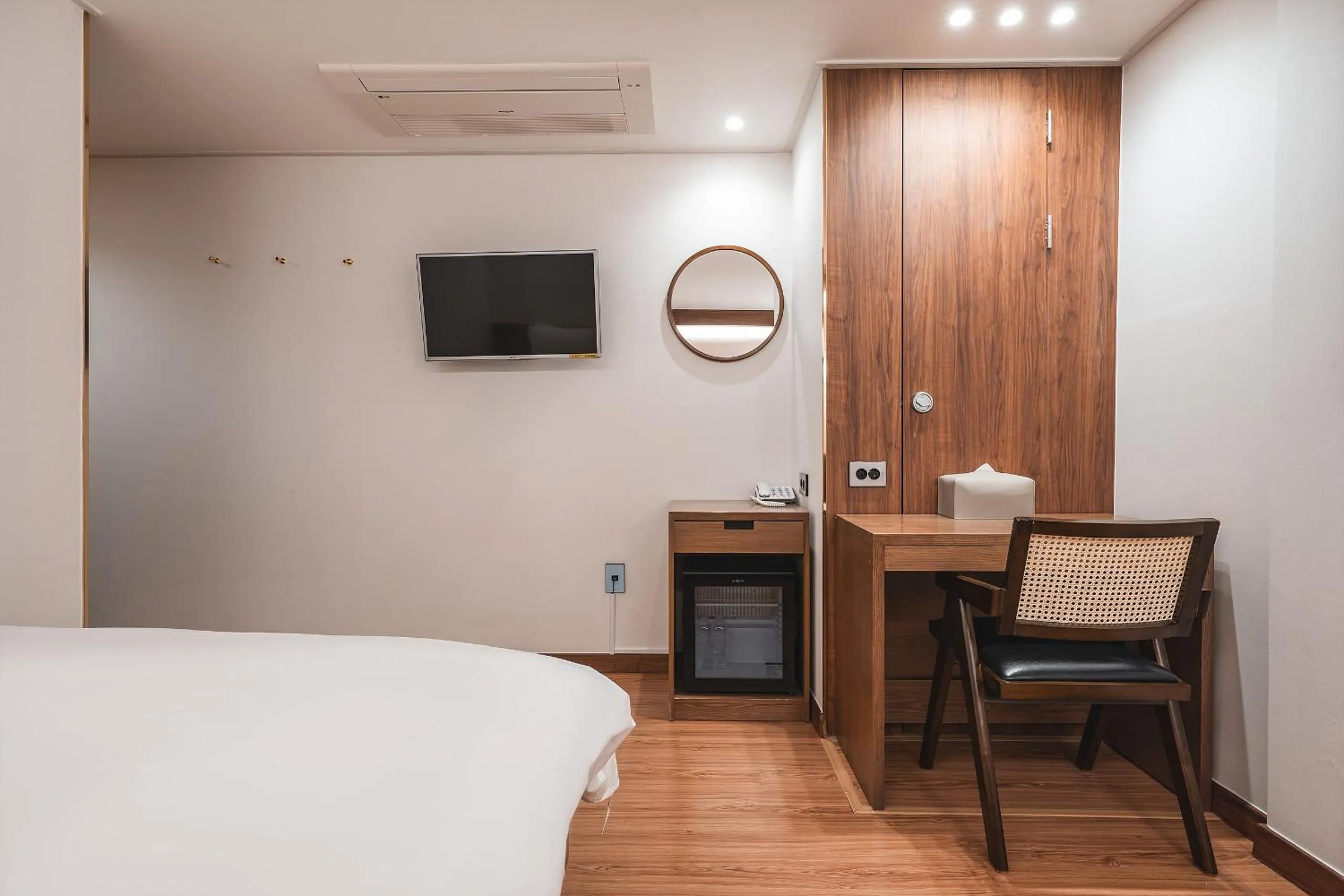 Bed in Gyeongju Hotel Gonggan