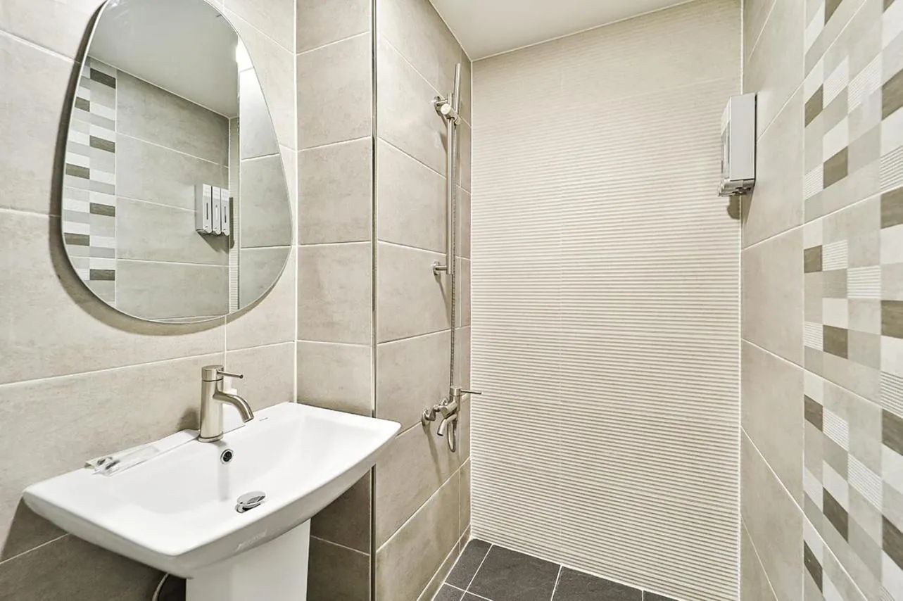 Standard Double Room in Gyeongju Hotel Gonggan