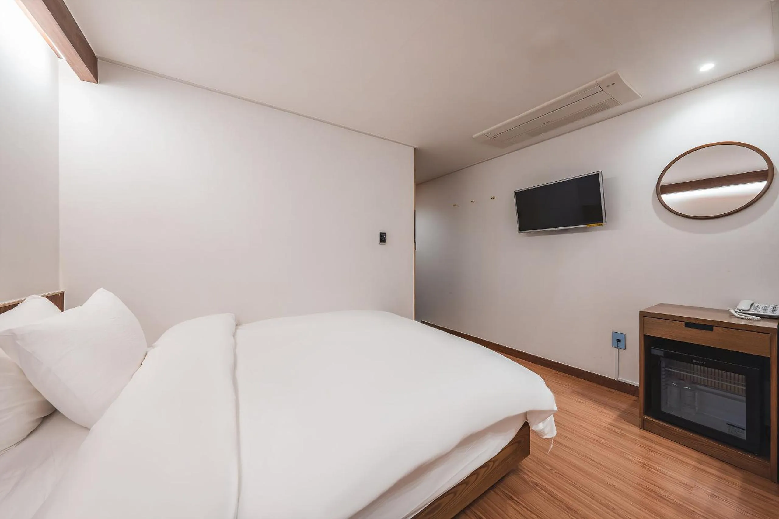 Bed in Gyeongju Hotel Gonggan