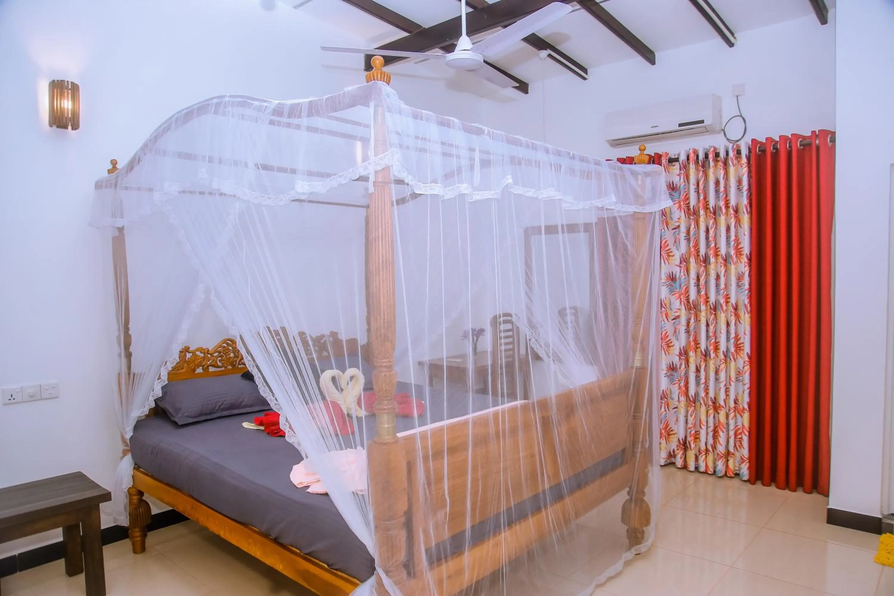 Bed in Brave resort Mirissa