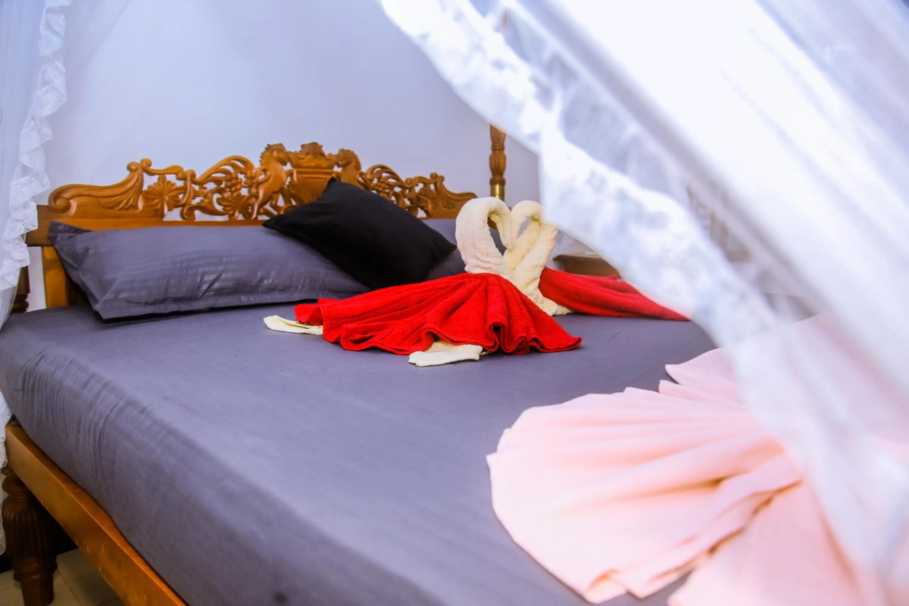 Bed in Brave resort Mirissa