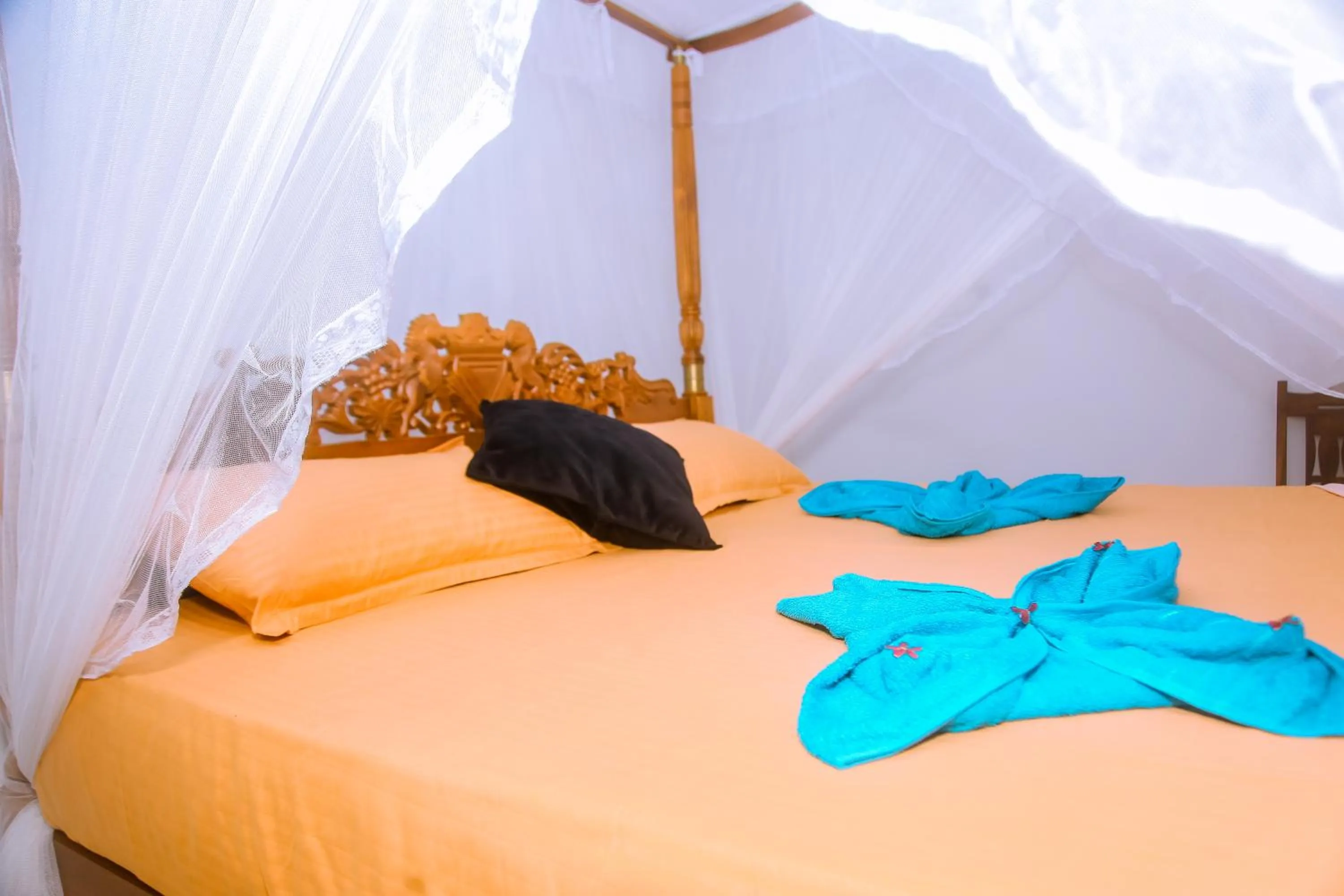 Bed in Brave resort Mirissa