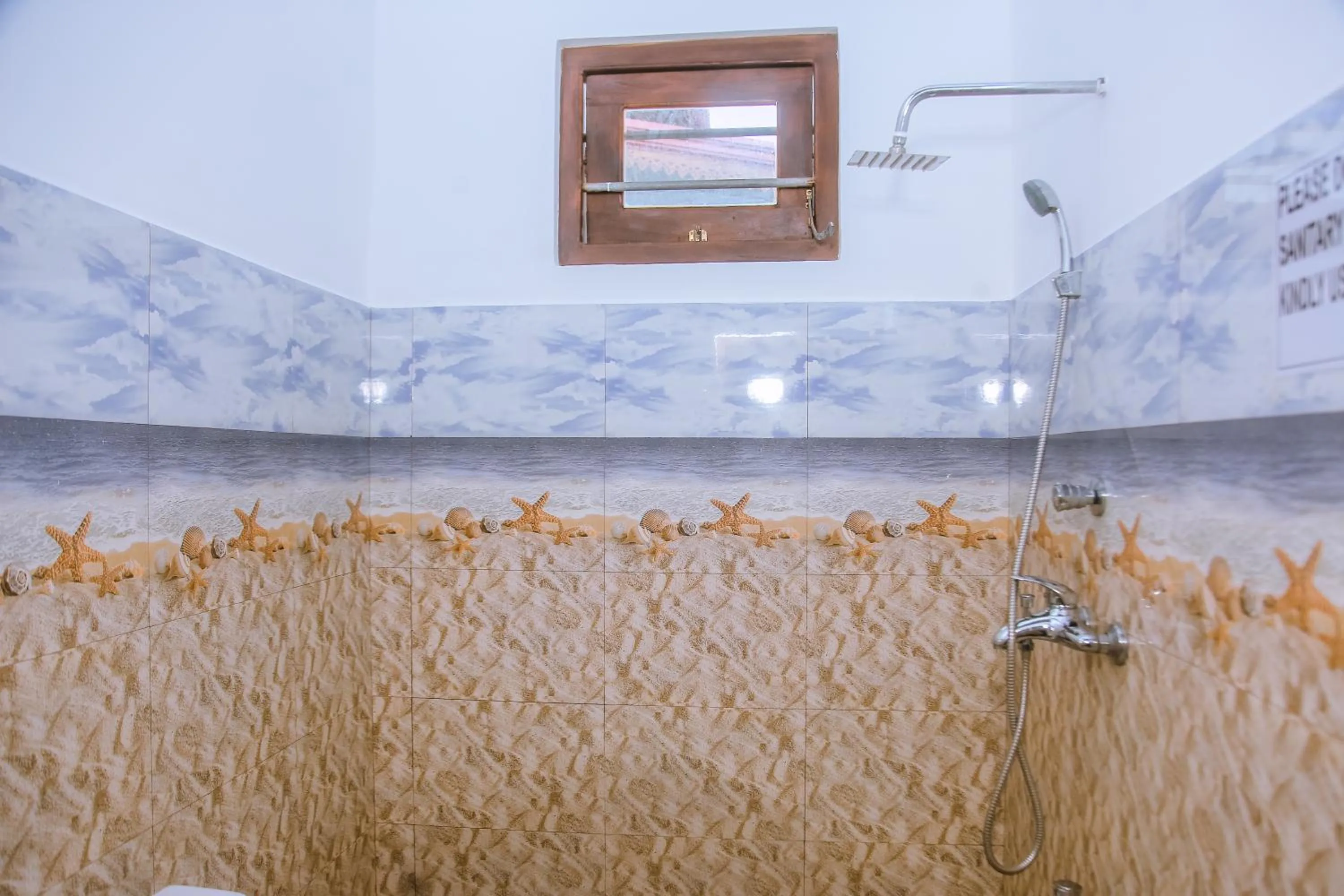 Shower in Brave resort Mirissa