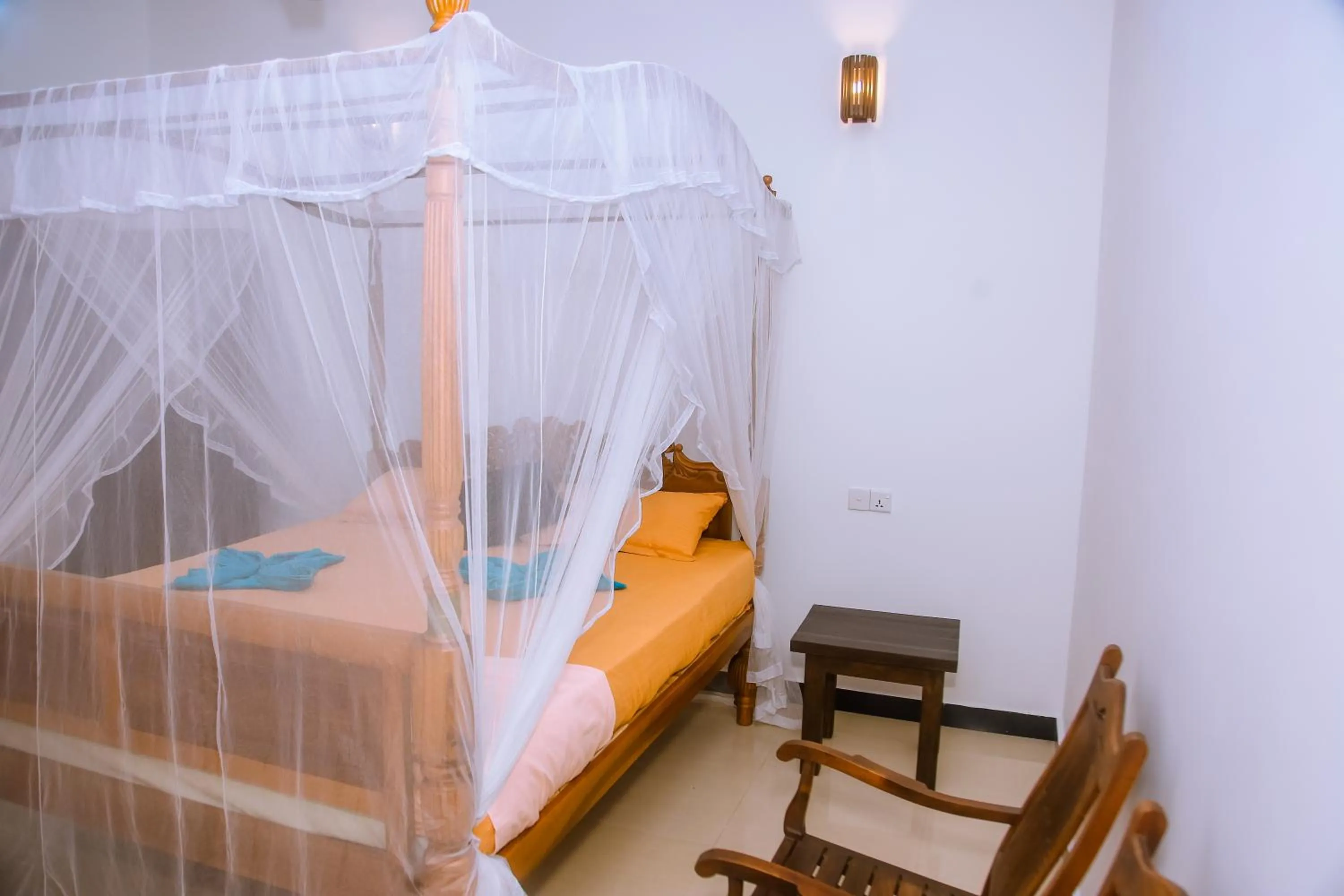 Bed in Brave resort Mirissa