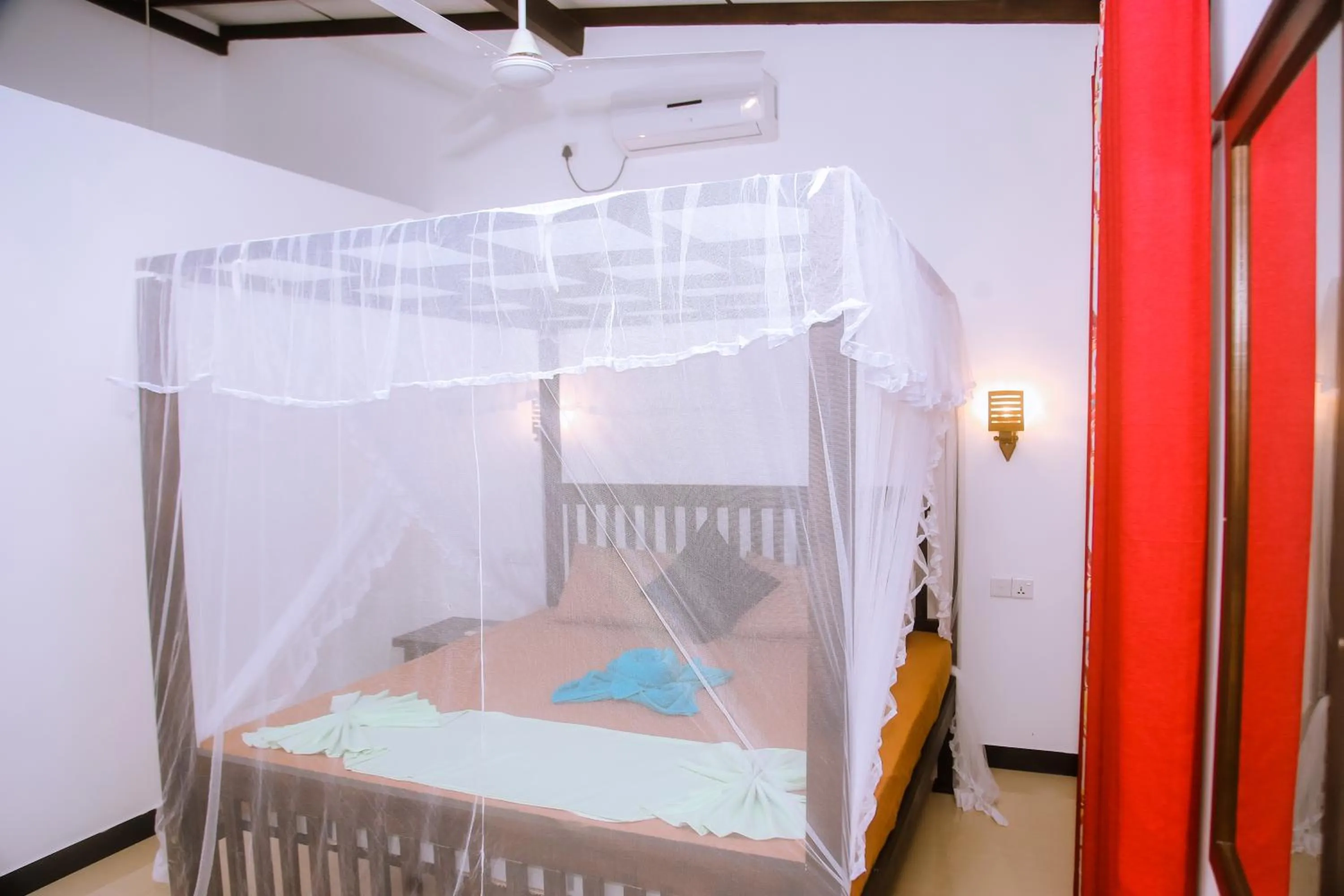 Bed in Brave resort Mirissa