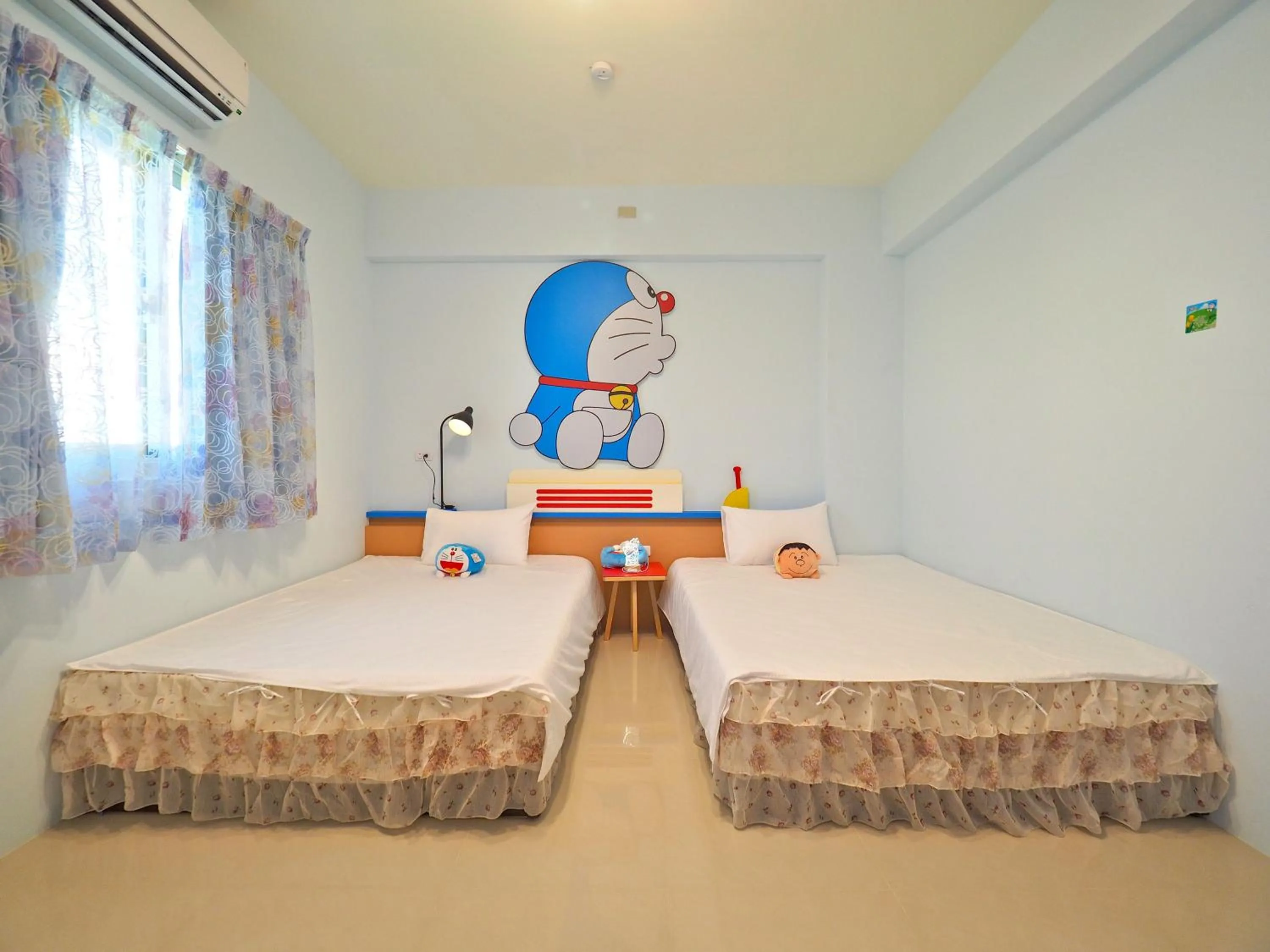 Bedroom, Bed in Love and Peace B&B