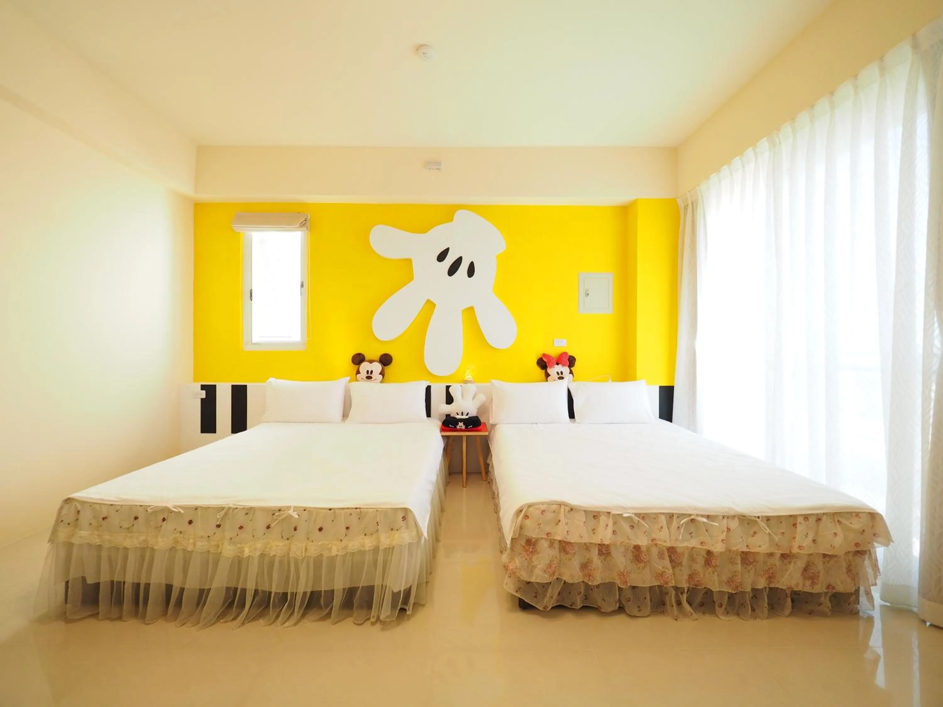 Bedroom, Bed in Love and Peace B&B