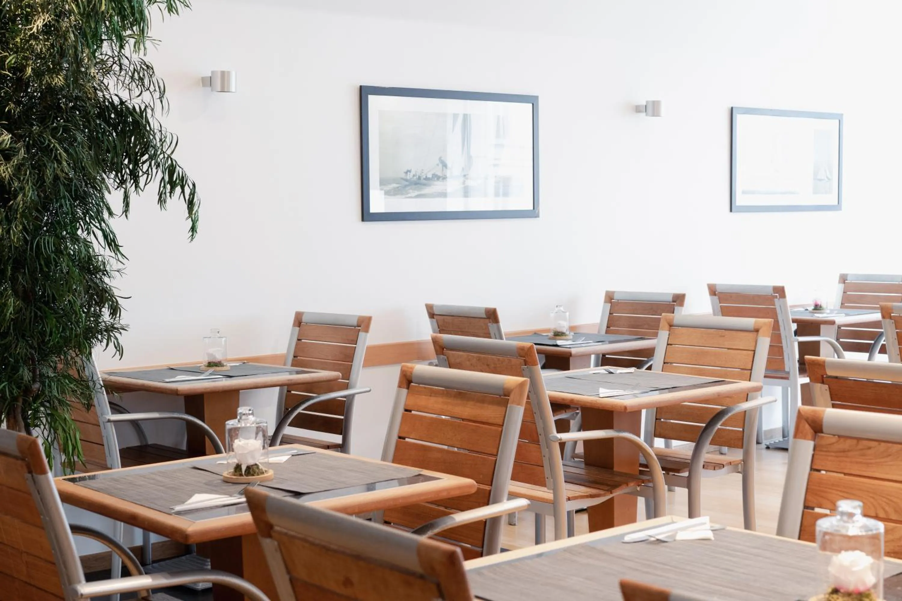 Restaurant/places to eat in Hotel Chambord