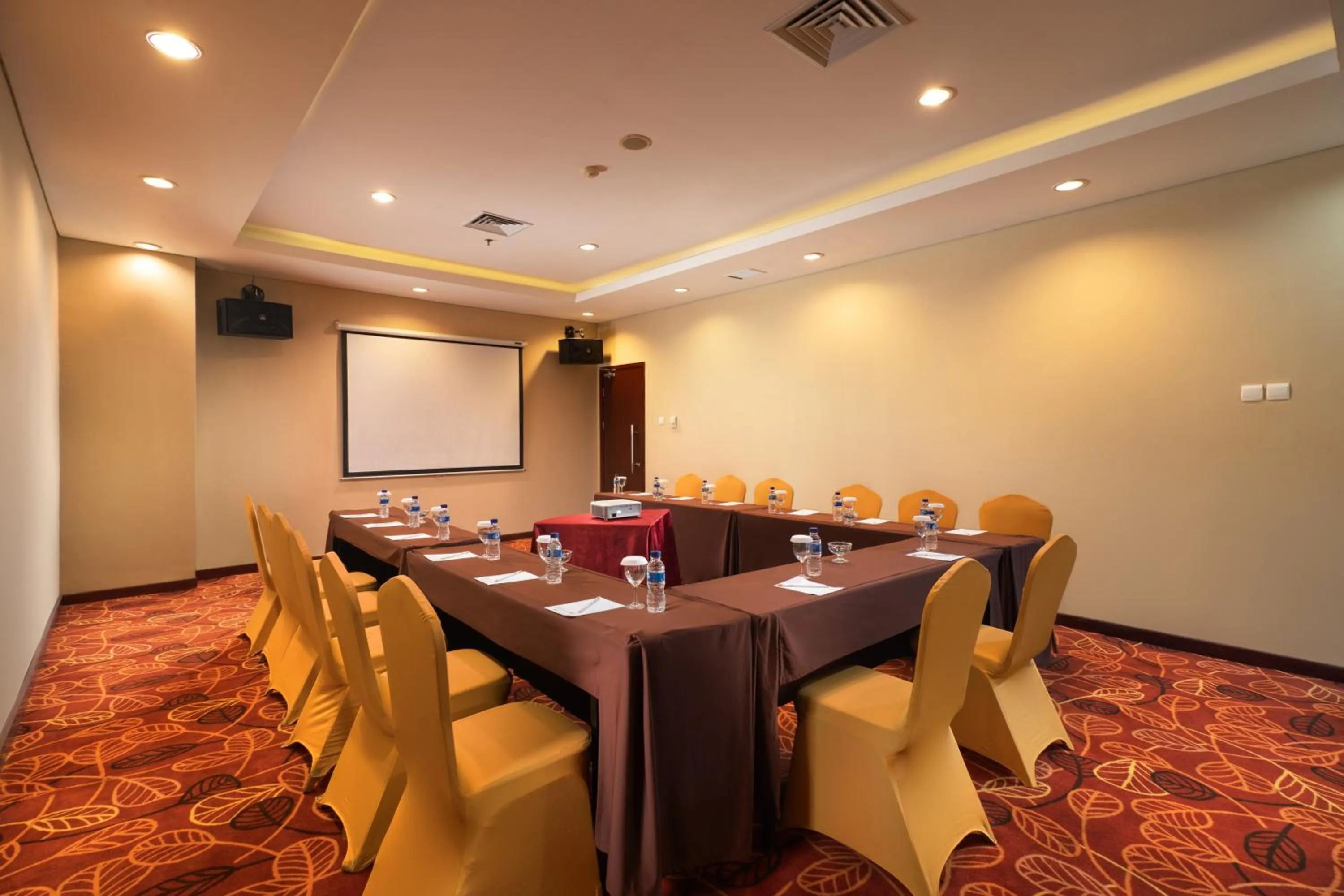 Meeting/conference room in Best Western Plus Coco Palu