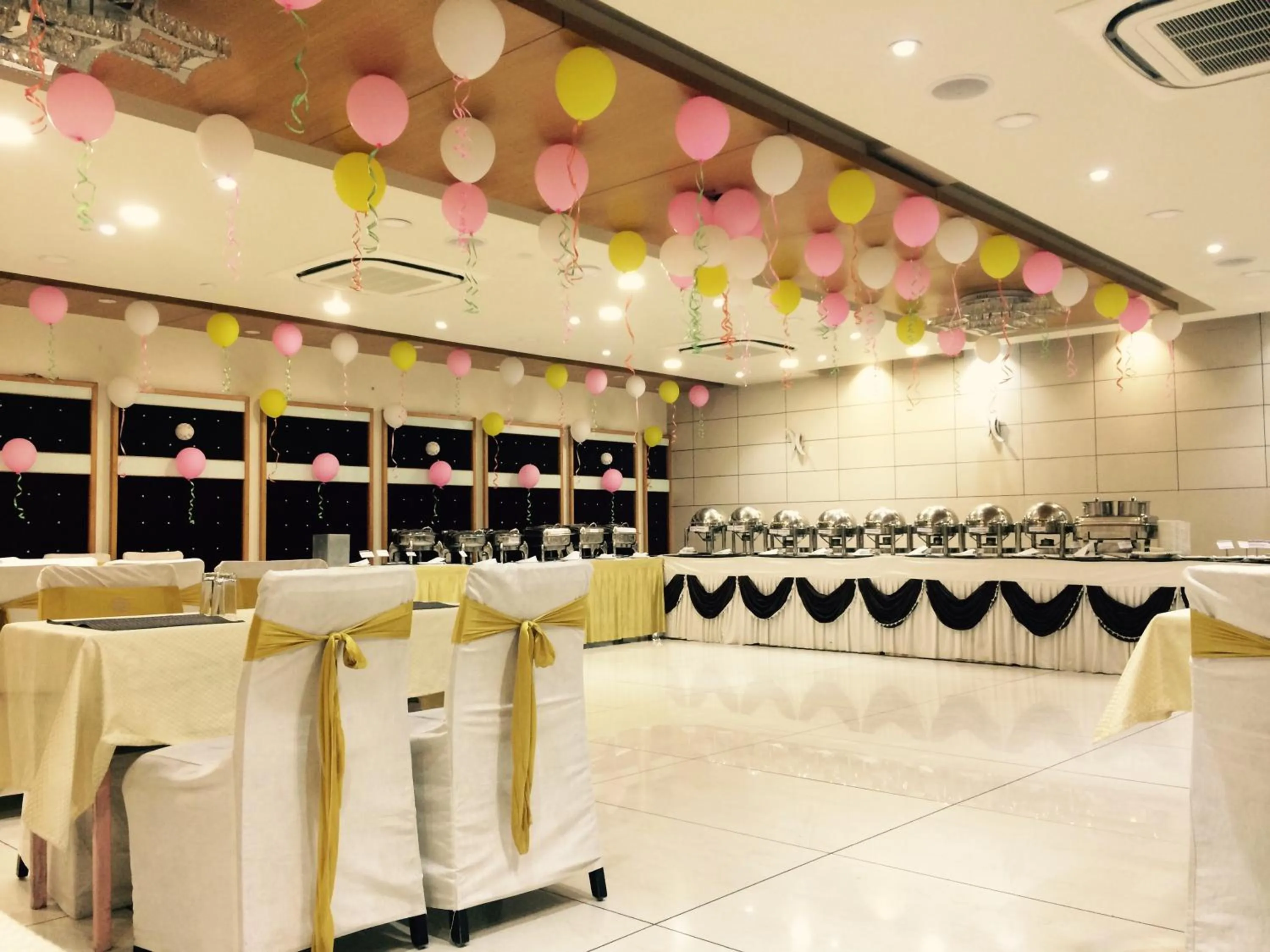 Breakfast in Hotel Royal Shelter