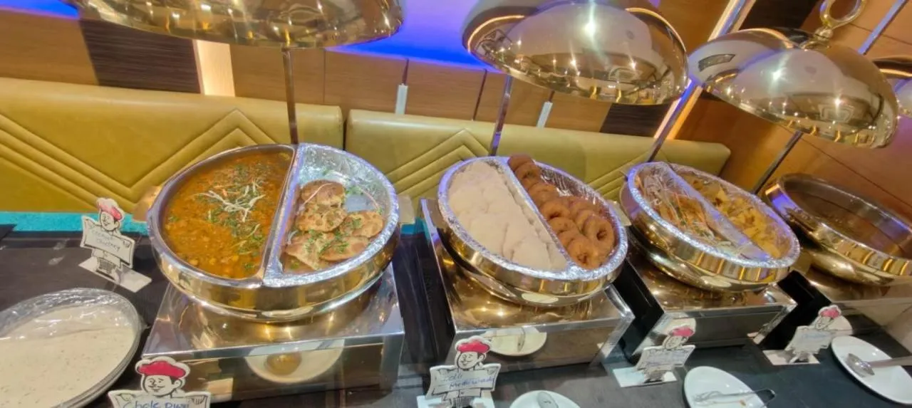 Breakfast in Hotel Royal Shelter