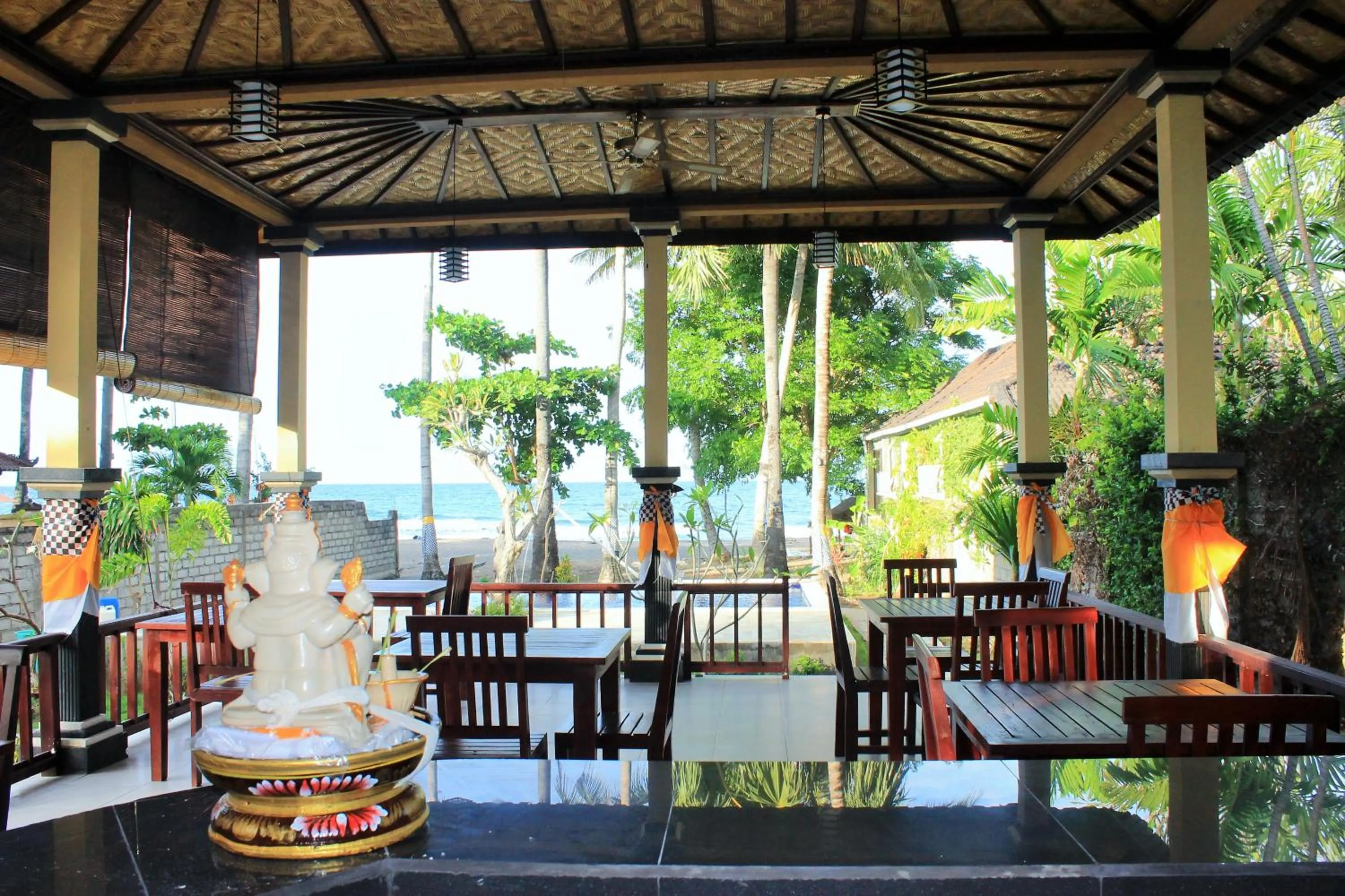 Restaurant/places to eat in Bintang Beach Villa