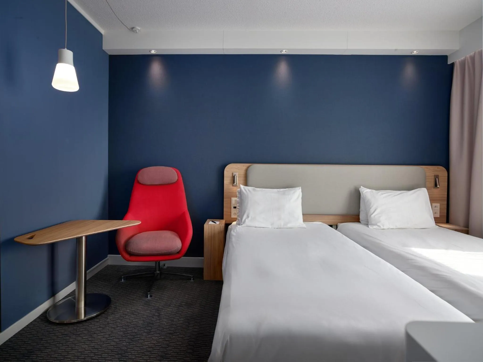 Photo of the whole room, Bed in Holiday Inn Express Hasselt by IHG