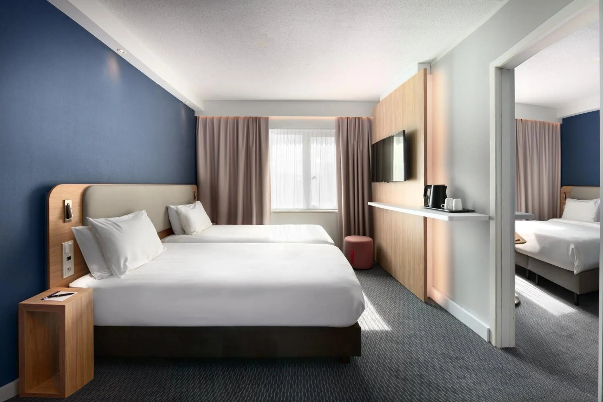 Photo of the whole room, Bed in Holiday Inn Express Hasselt by IHG