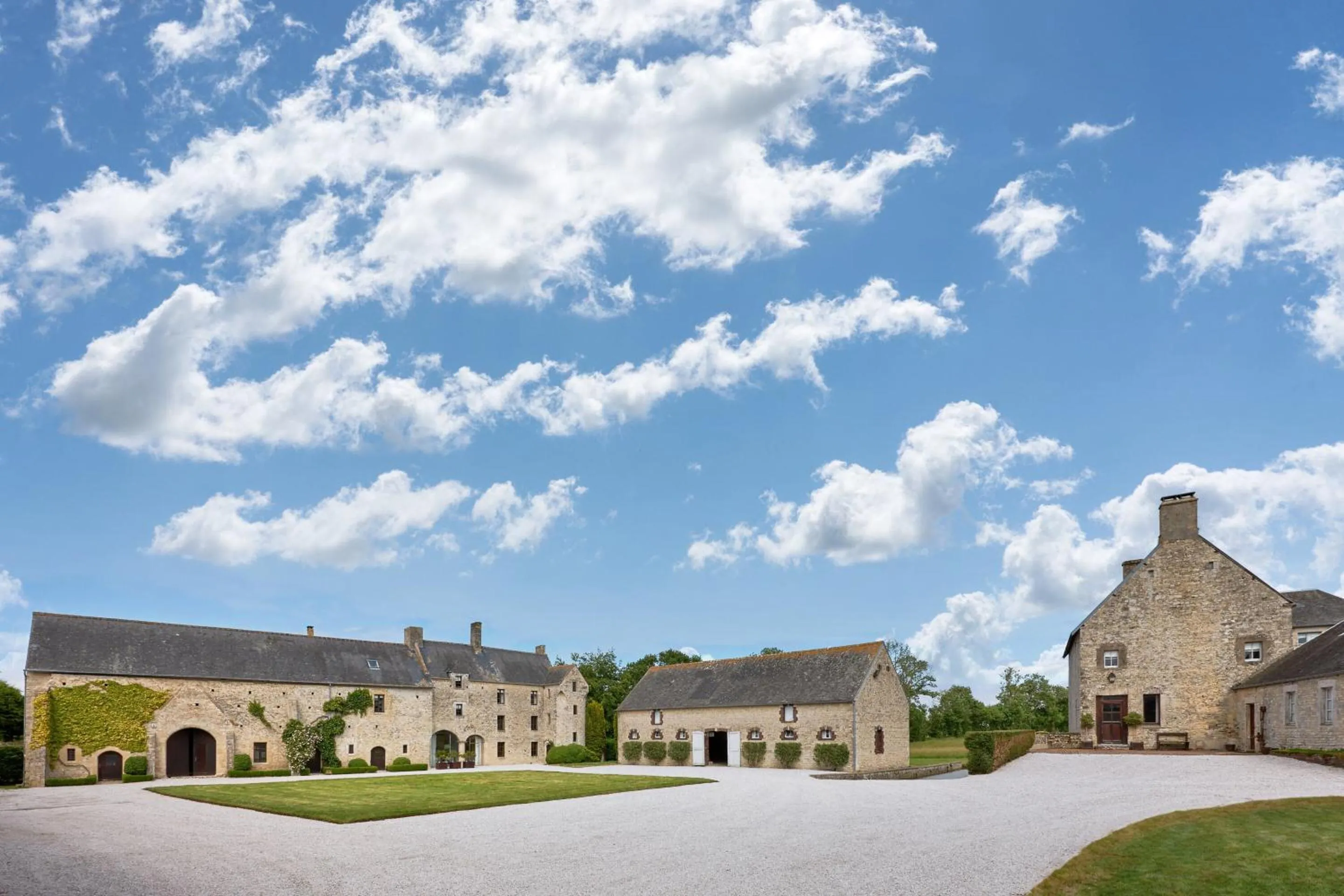 Property building in MANOIR du QUESNAY