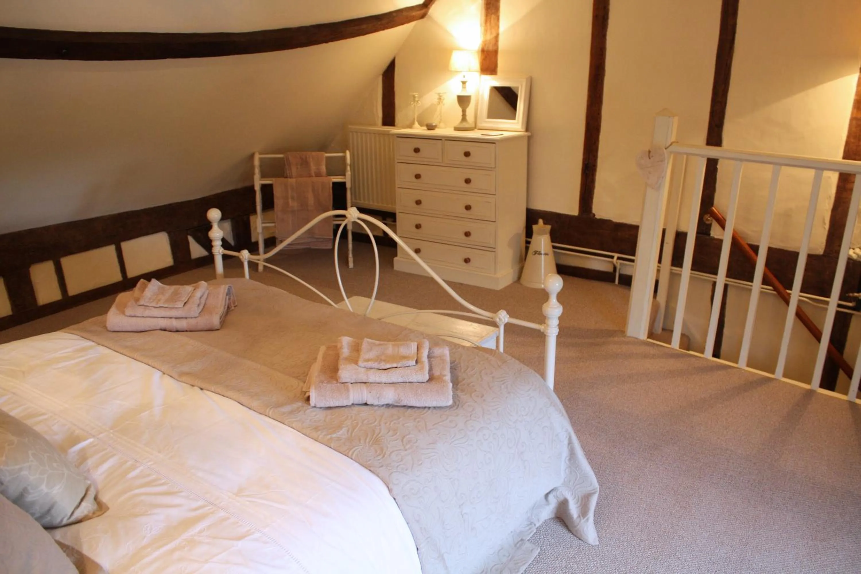 Photo of the whole room, Bed in Riverside House