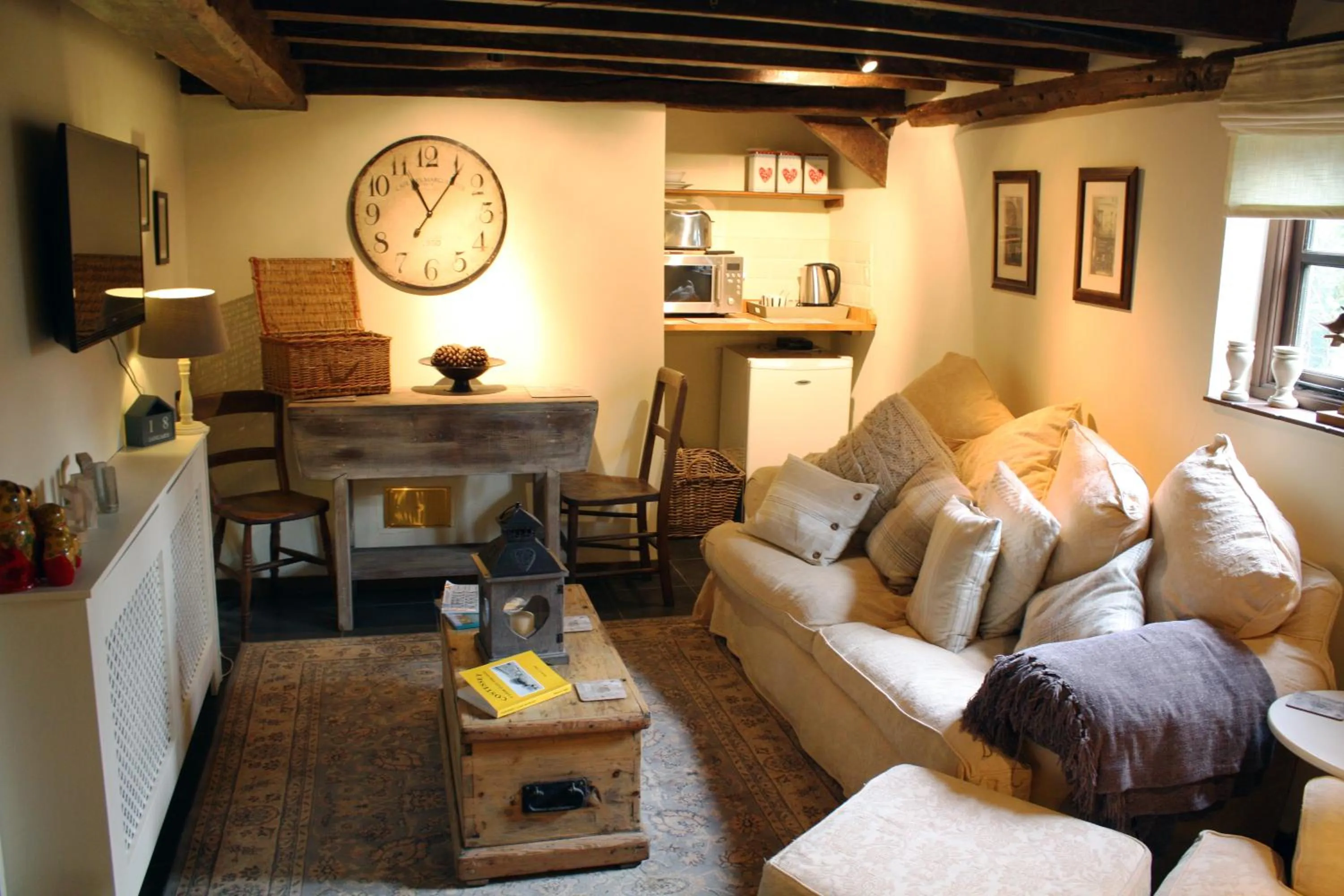 Lounge or bar in Riverside House