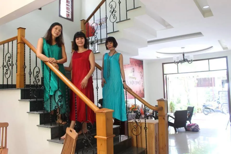 Communal lounge/ TV room in An Hoi Town Homestay