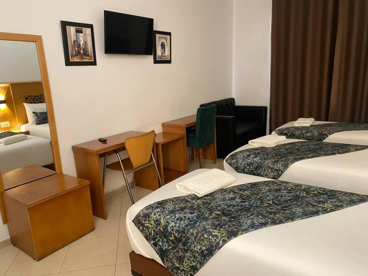 Living room, Bed in Hotel Miramar