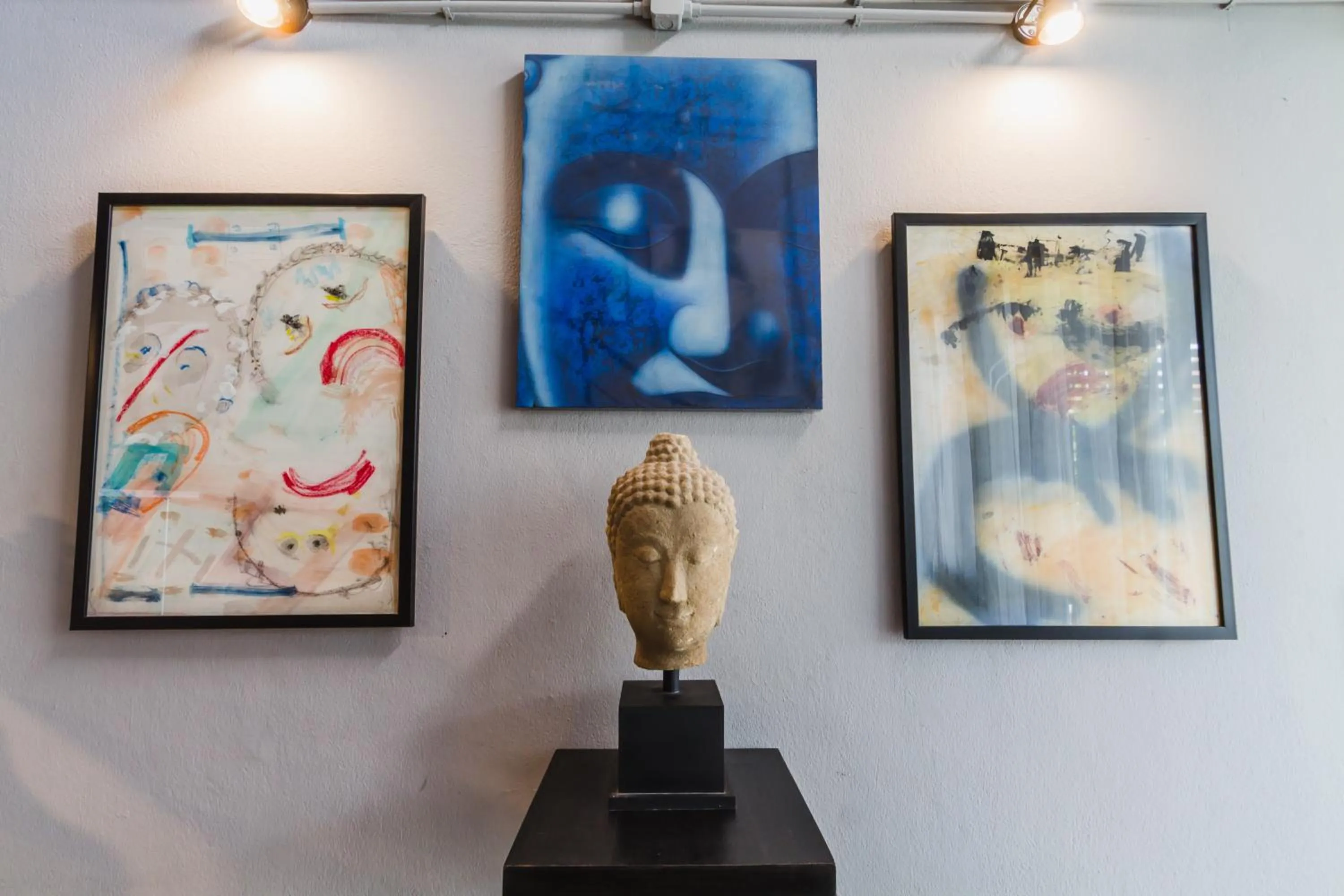 Decorative detail in Chez Pom