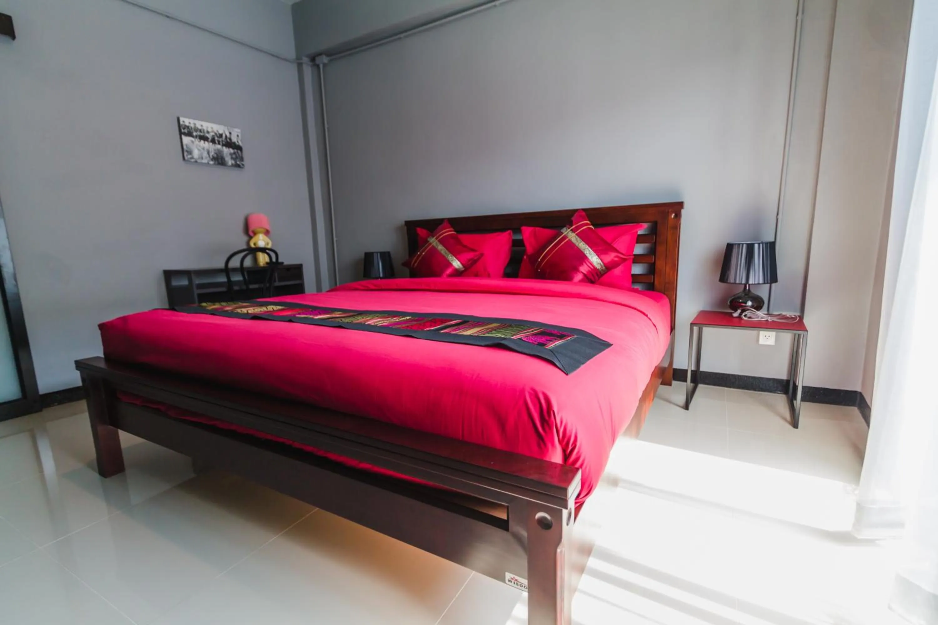 Bedroom, Bed in Chez Pom