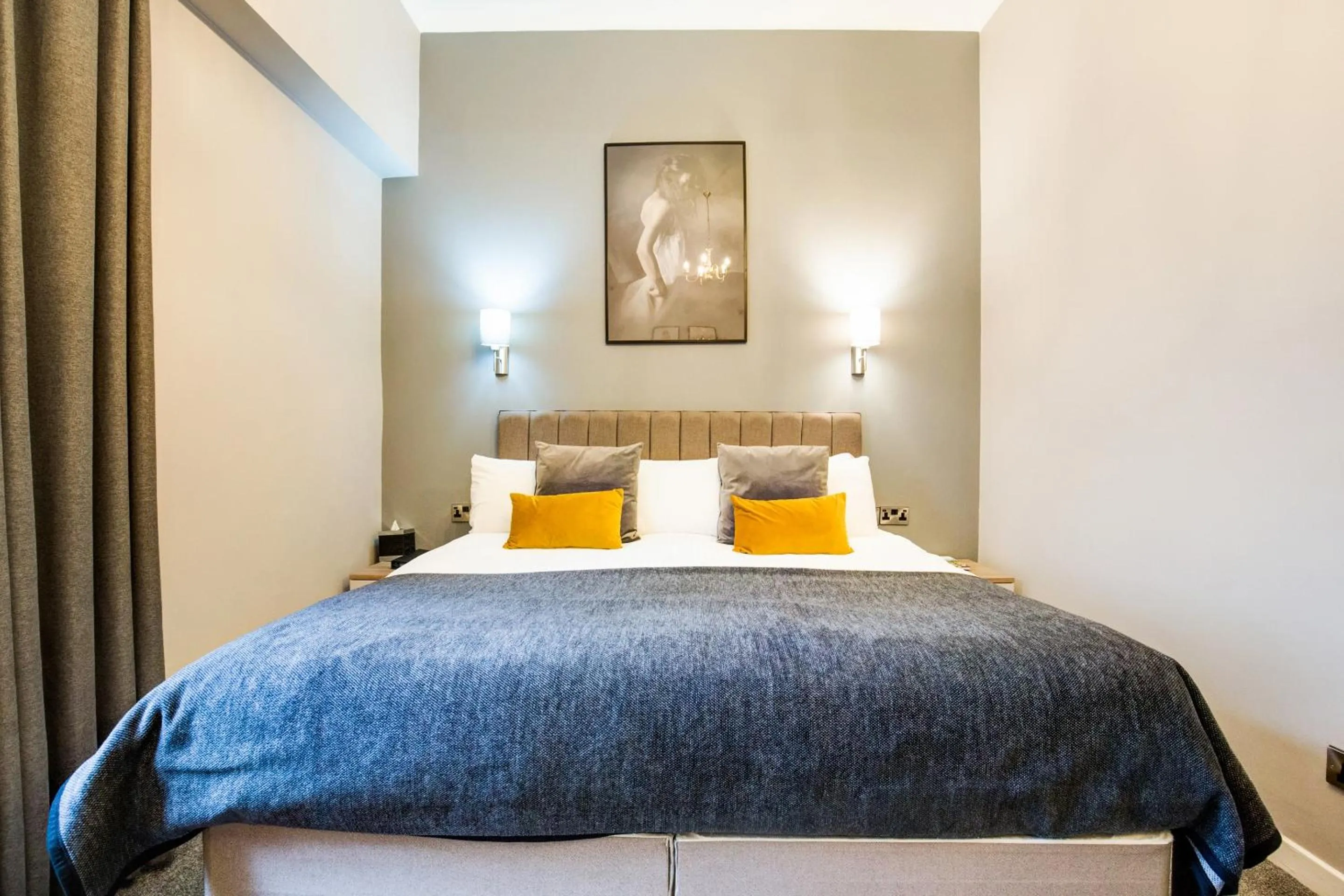 Bedroom, Bed in Barony Castle Hotel