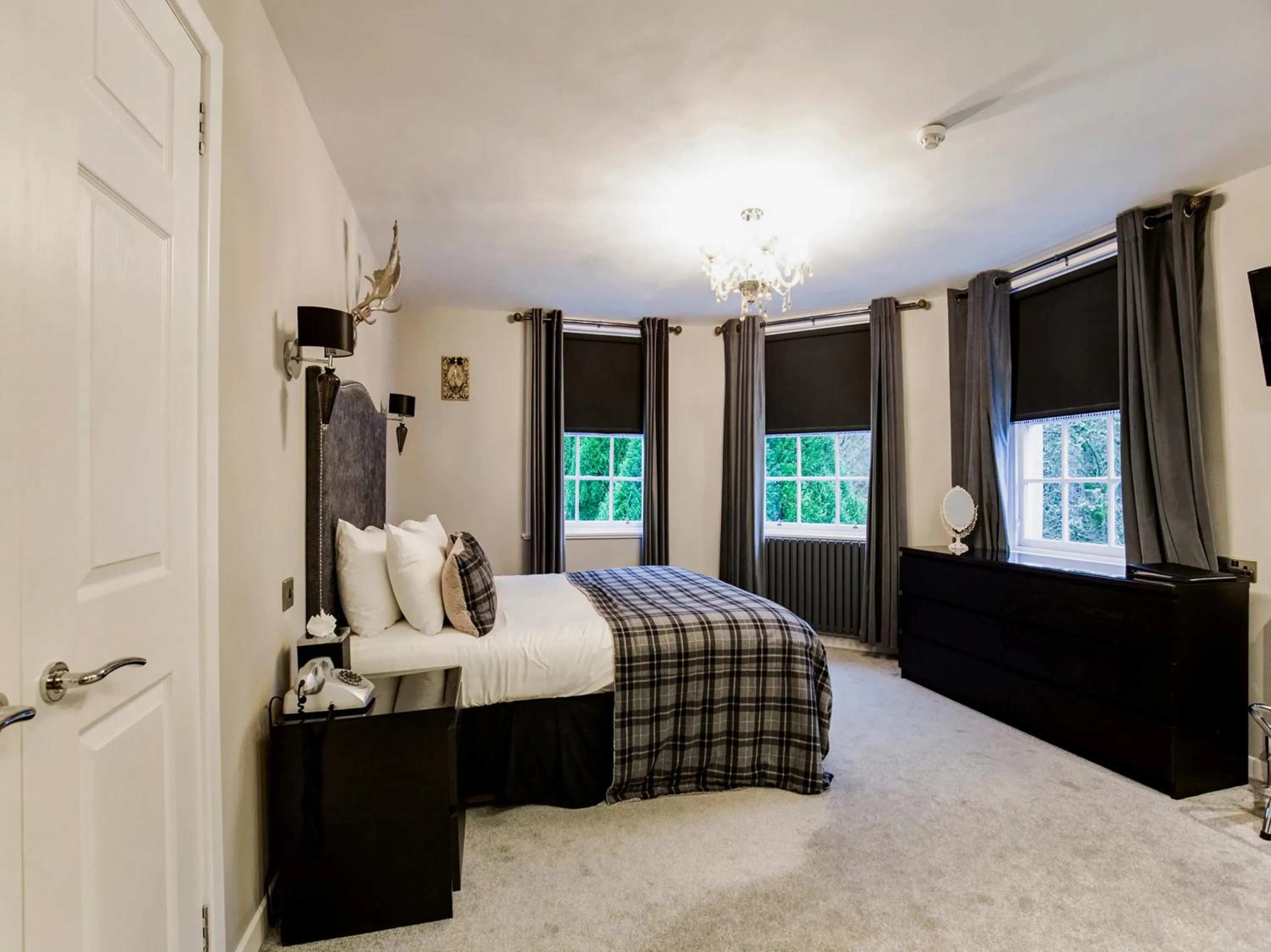 Photo of the whole room, Bed in Barony Castle Hotel